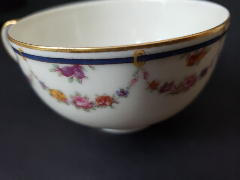 Haviland Limoges France Teacup Gold Trim Shamballe Fruit Rose Garland (lot 619)