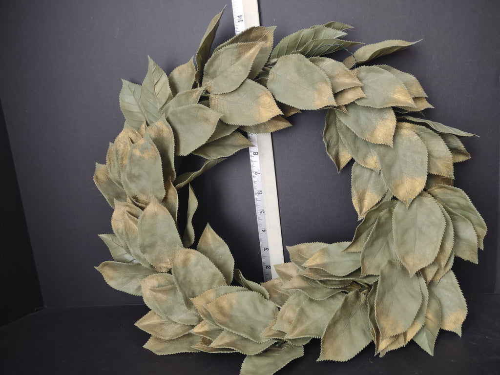 Vintage Artificial Plastic Green Leaf Laurel Wreath 12" (lot 1140)
