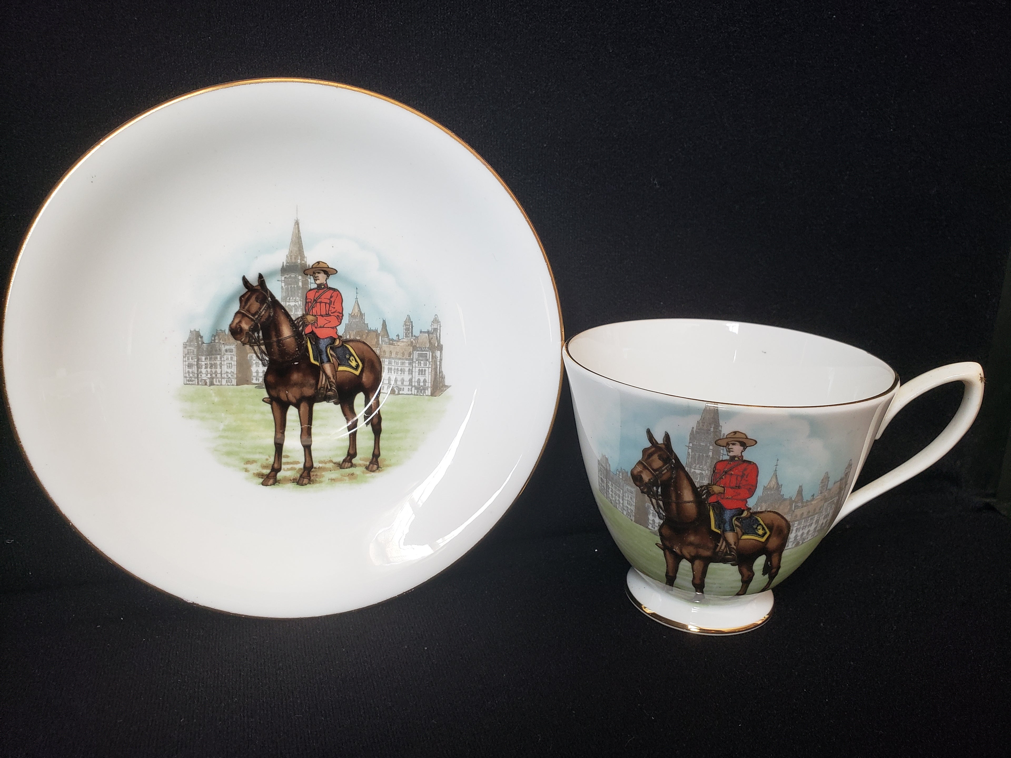 Vintage Royal Albert Bone China Parliament Guard Tea Cut and Saucer (lot 2019)