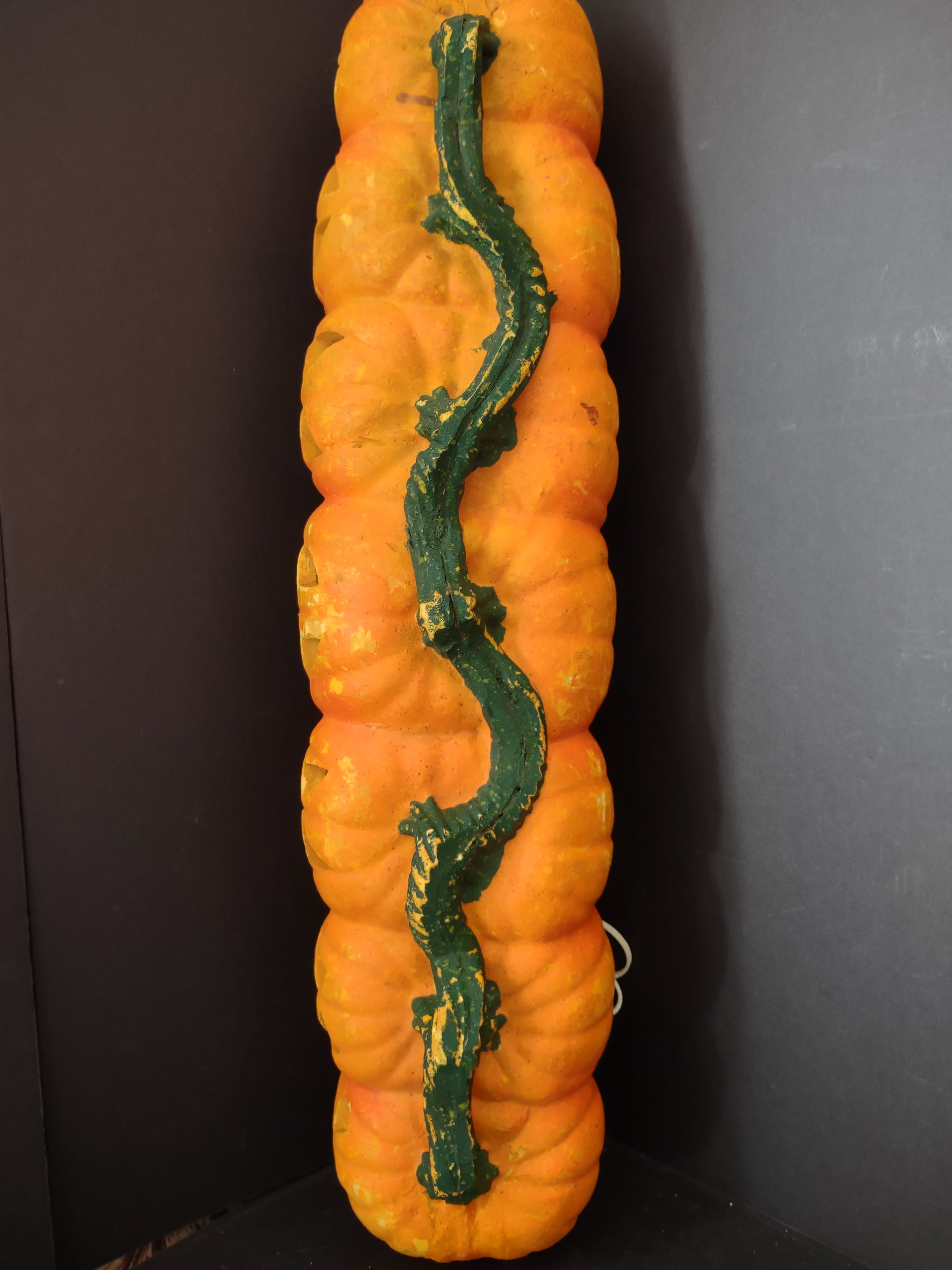 Halloween Polyresin Jack O Lantern Pumpkin Patch 27" Long (Lot 3139)