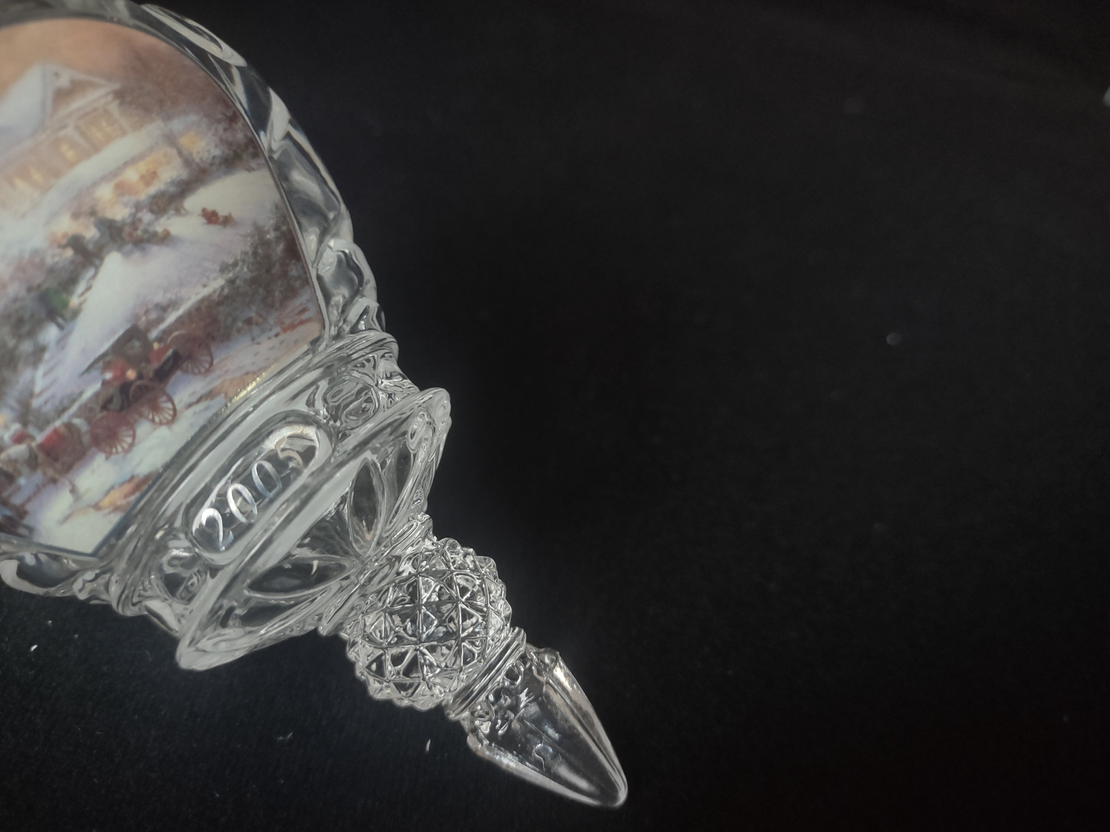 Thomas Kinkade Bradford 2005 Annual Crystal Ornament Holiday (lot 2482c)