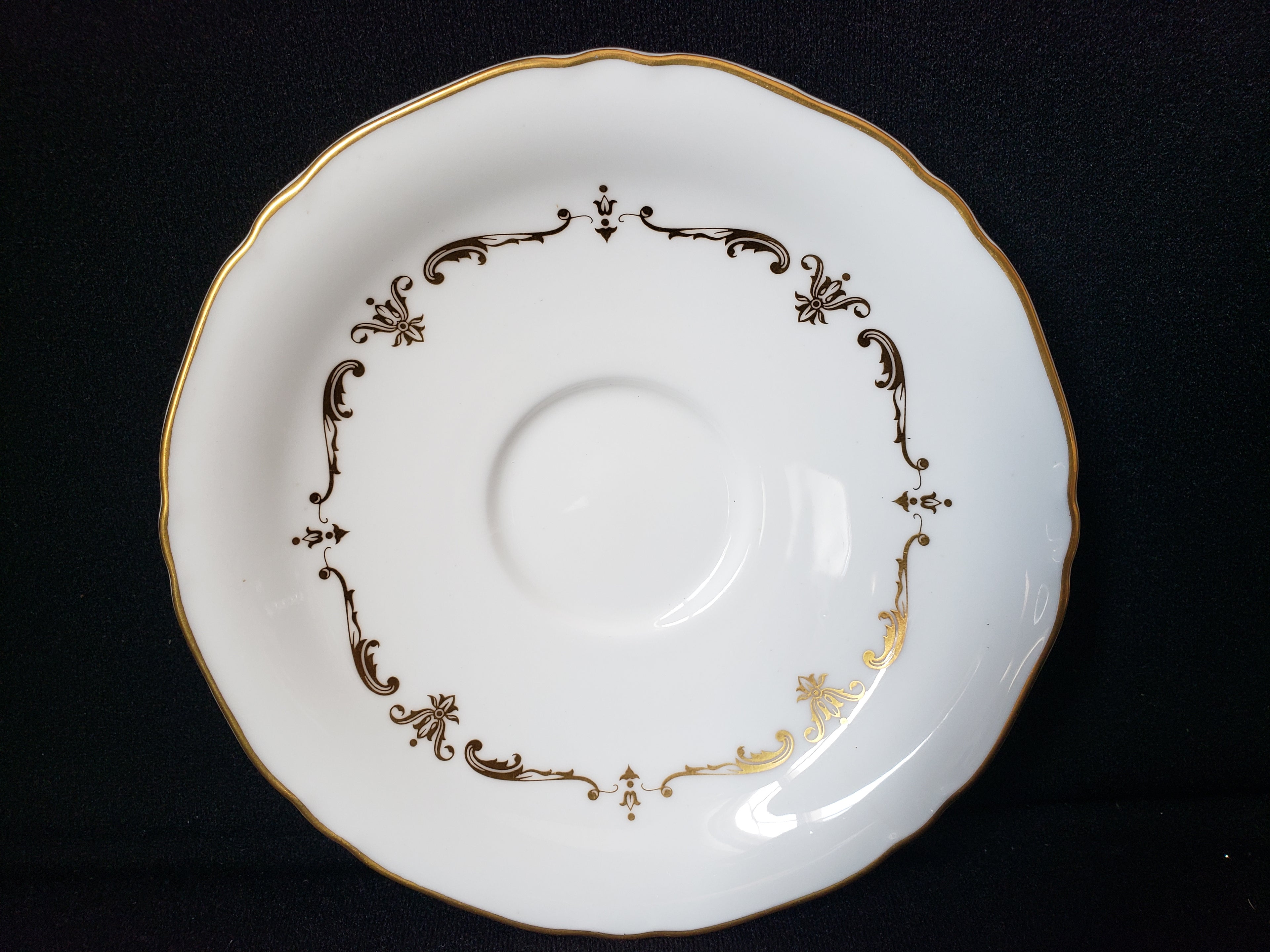 Vintage Royal Worcester Saucer ONLY Gold Chantilly 5-3/4 (lot 2094)
