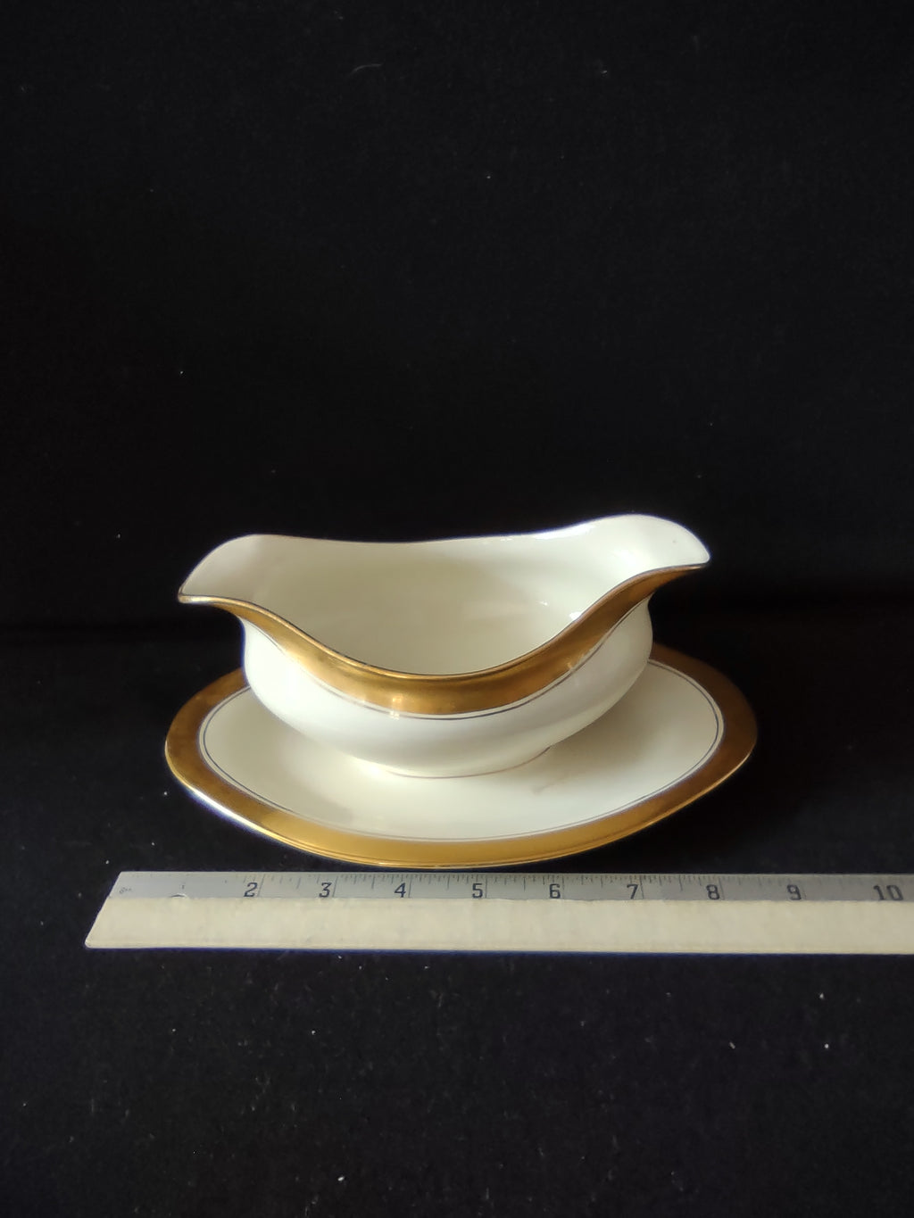 Vintage Johnson Brothers Gravy Boat Underliner Pareek Gold Rimmed (Lot 5551)