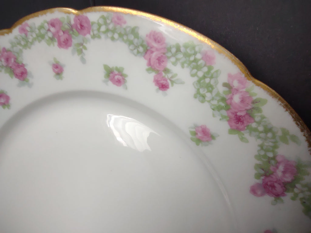 JP French Chic Floral Cottage Vintage Dinner Plate Rose Garland (lot 836)