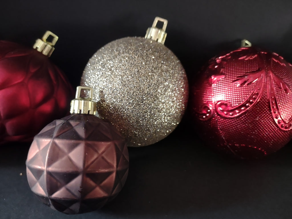 Vintage Shatterproof Plastic Christmas Ornaments Red Brown 48 ct. (lot 1623)