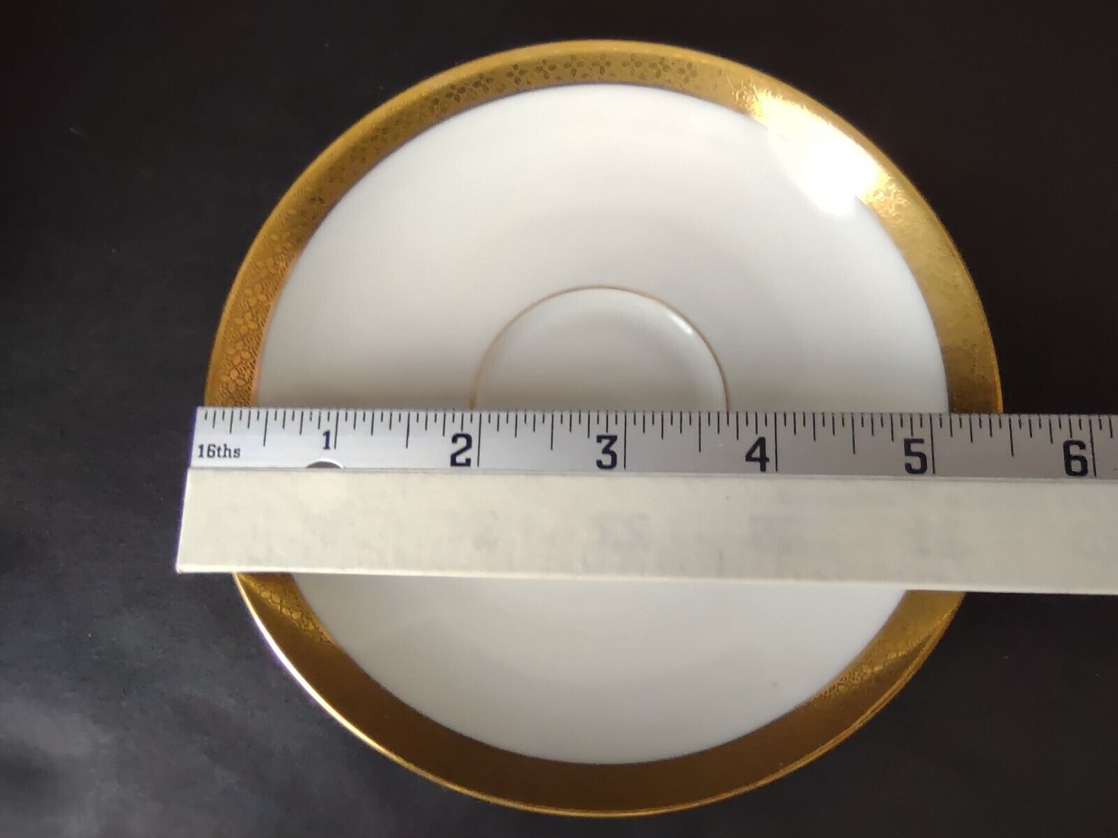 Haviland Limoges France Sophisticated Gold Trim White Teacup & Saucer (lot 656)