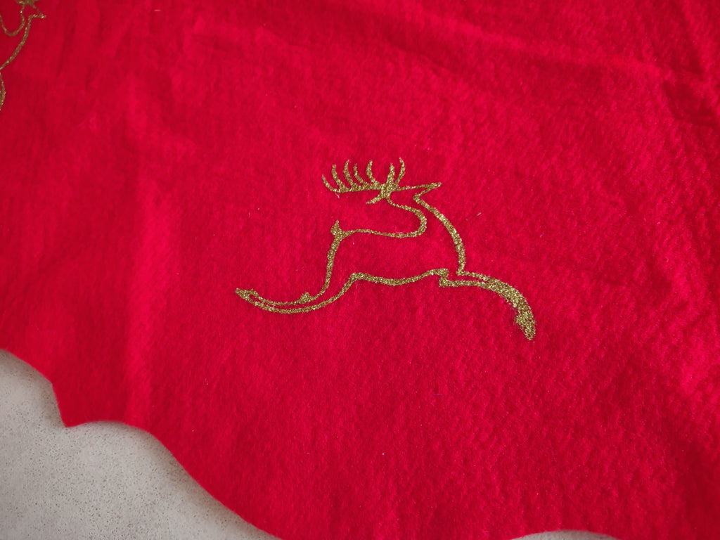 Christmas Tree Skirt Red Gold Reindeer Snowflake (lot 1330)