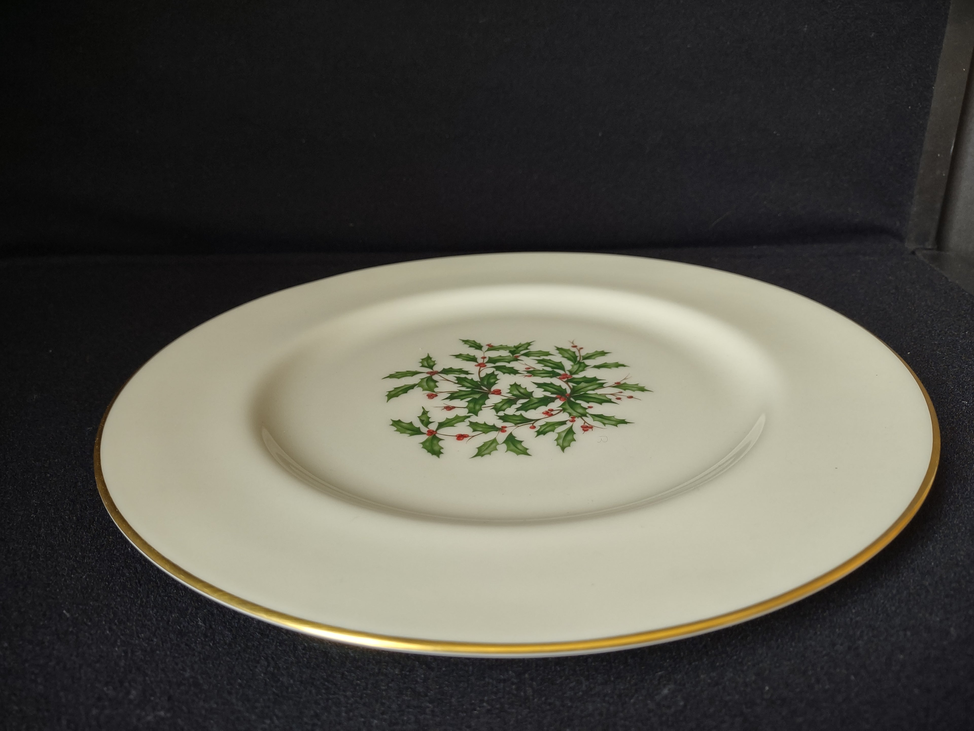 Vintage Lenox Special Holly Design Gold Trim Dinner Plate 10-1/2" (lot 1904)