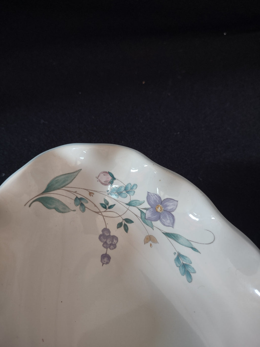 Vintage Pfaltzgraff 9" Oval Fluted Relish Dish April Pattern Flowers (Lot 5029)