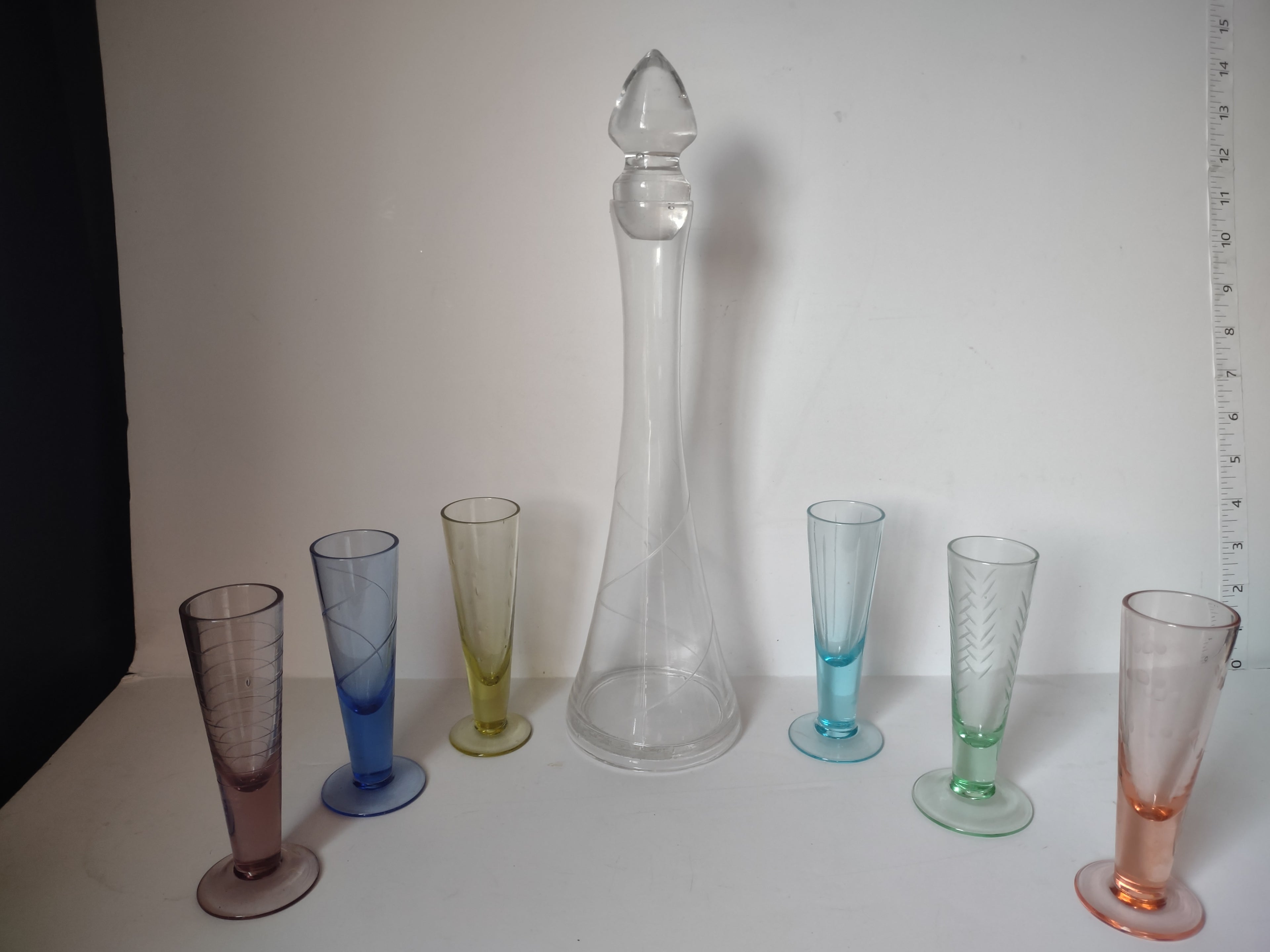 Cordial Set 7 Piece Etched Glass 5" Glasses Decanter Linens n Things (lot 3034t)