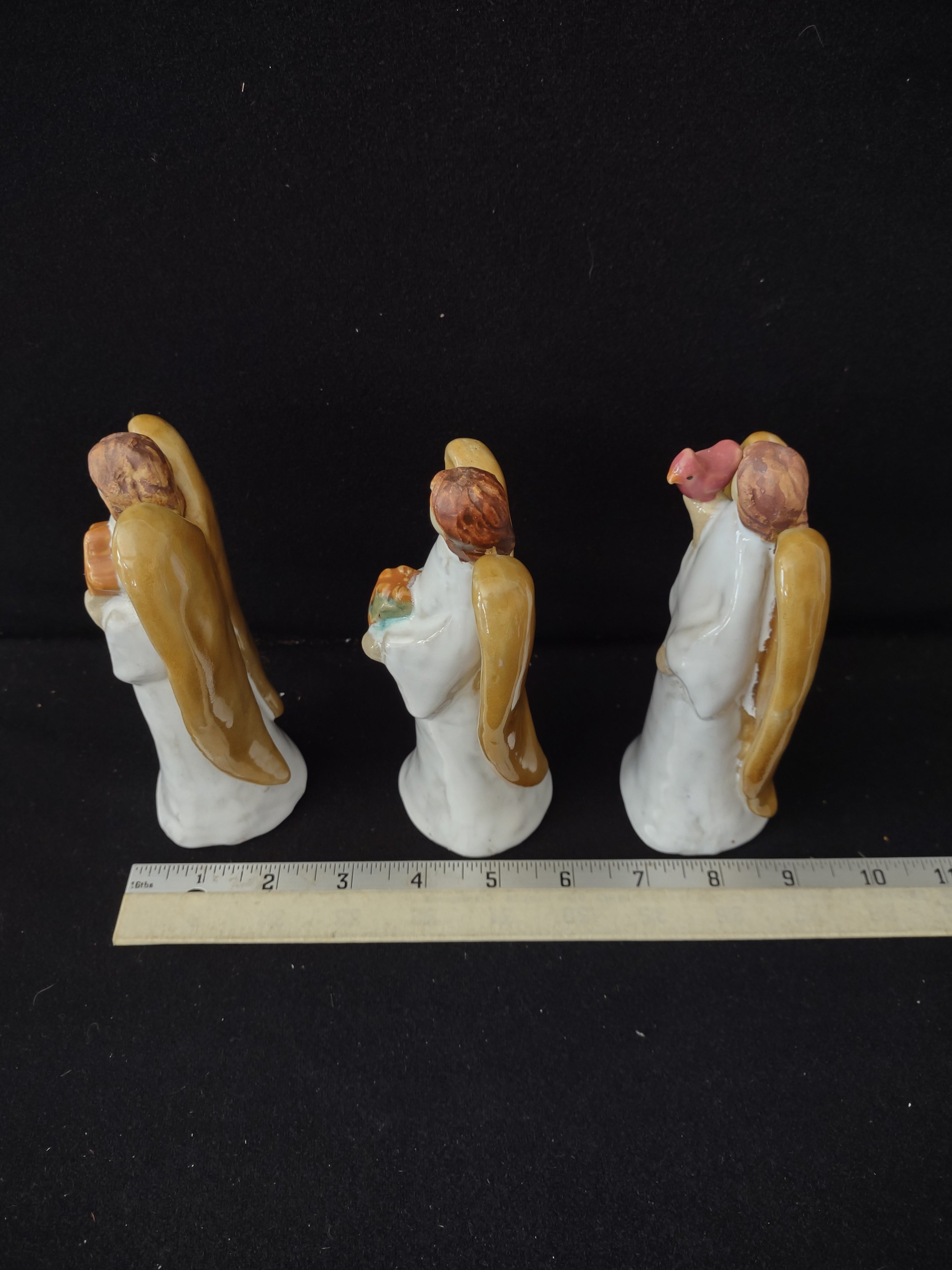 Vintage Ceramic Christmas Angel Figurines Star Gift Bird Set Of 3 (Lot 3843)