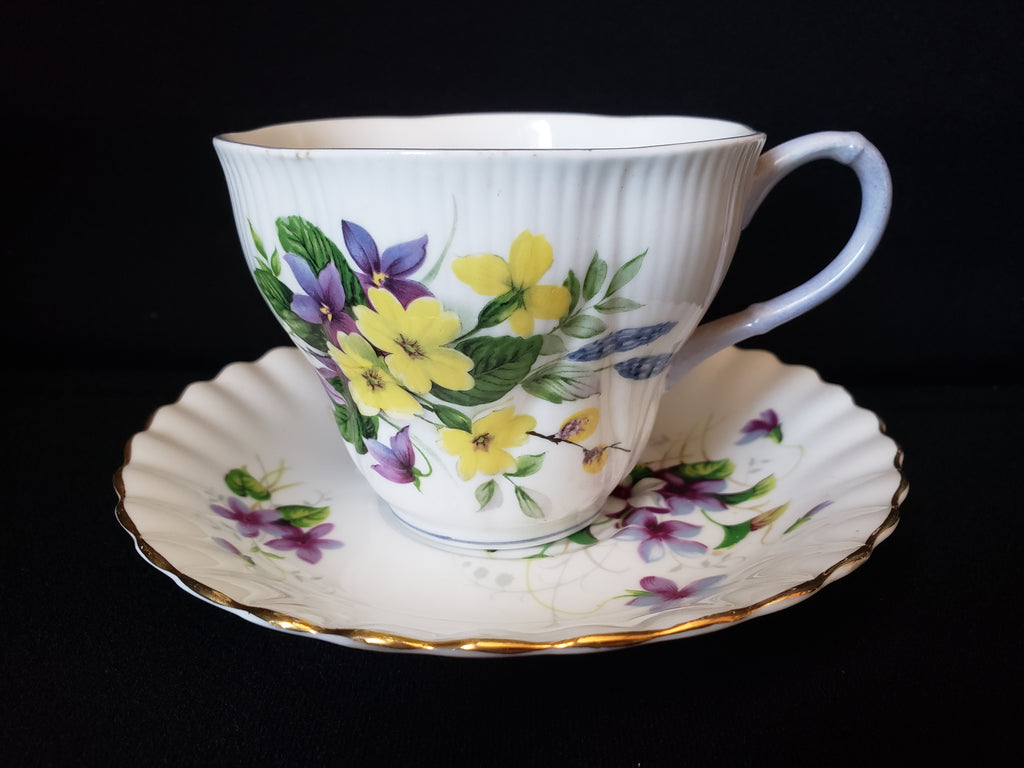 Royal Albert Tea up with Saucer Violets (lot 2032)