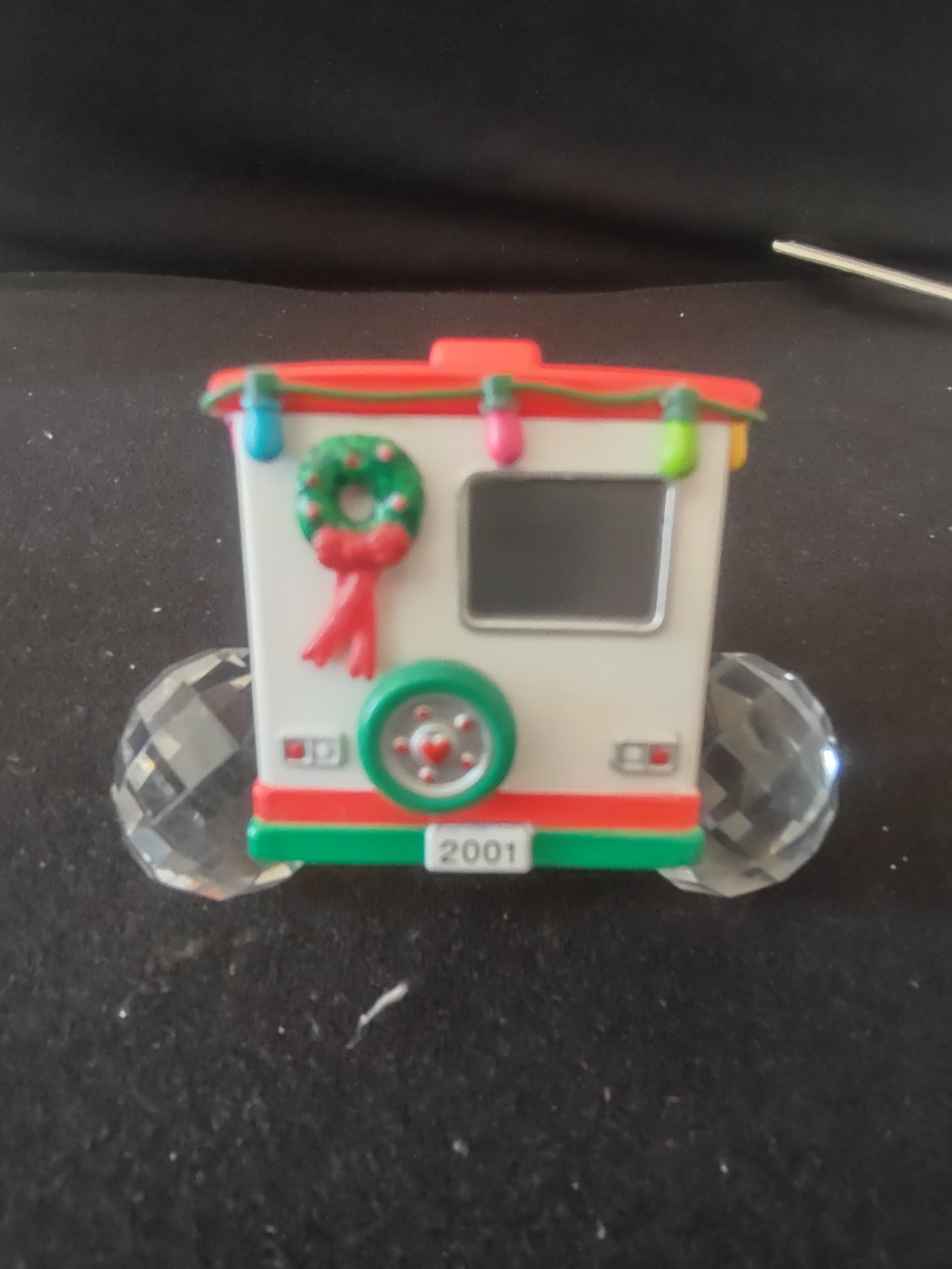 Vintage 2001 Christmas Camper Ornament Lights Wreath Personalize (Lot 4169)