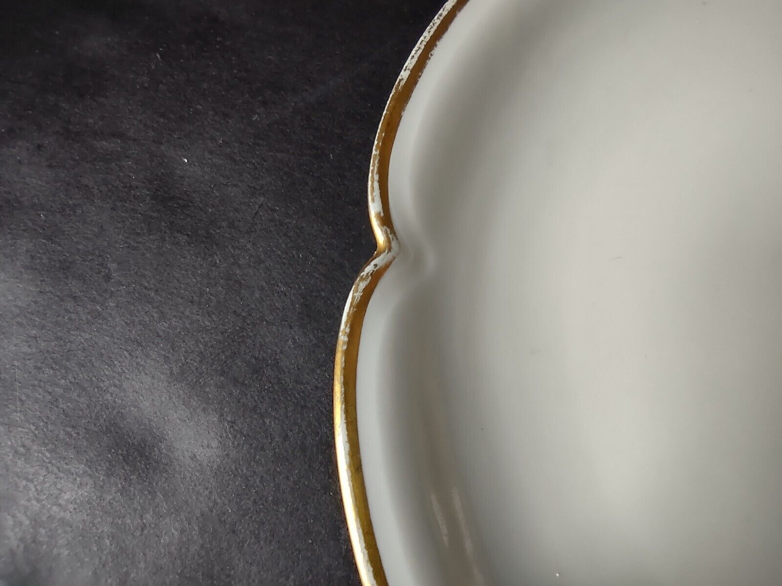 GDA Limoges France Porcelain White Dessert Plate Gold Trim (lot 671)