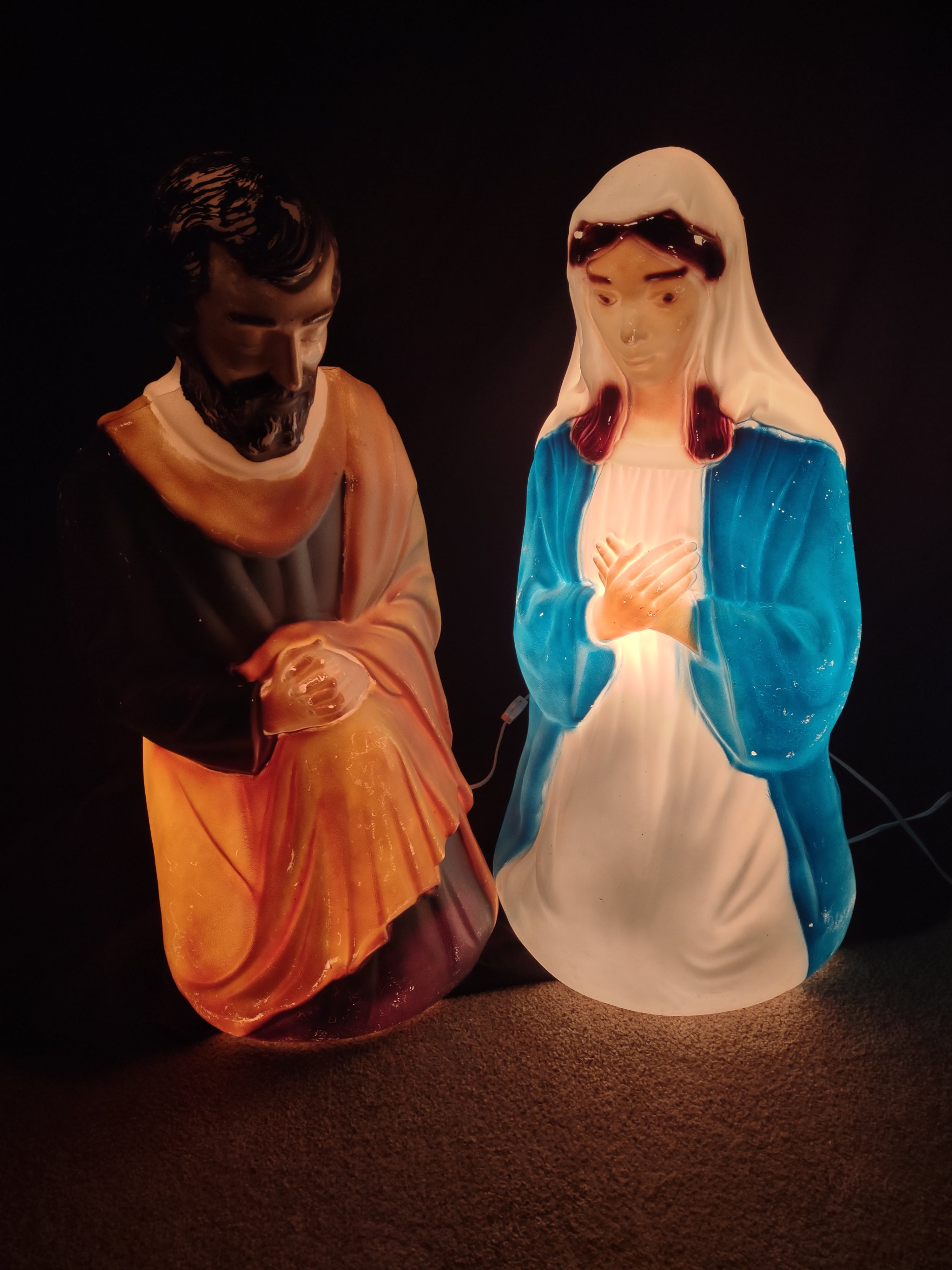 Vintage Christmas Nativity Mary Joseph Blow Mold Light Up (lot 1310)