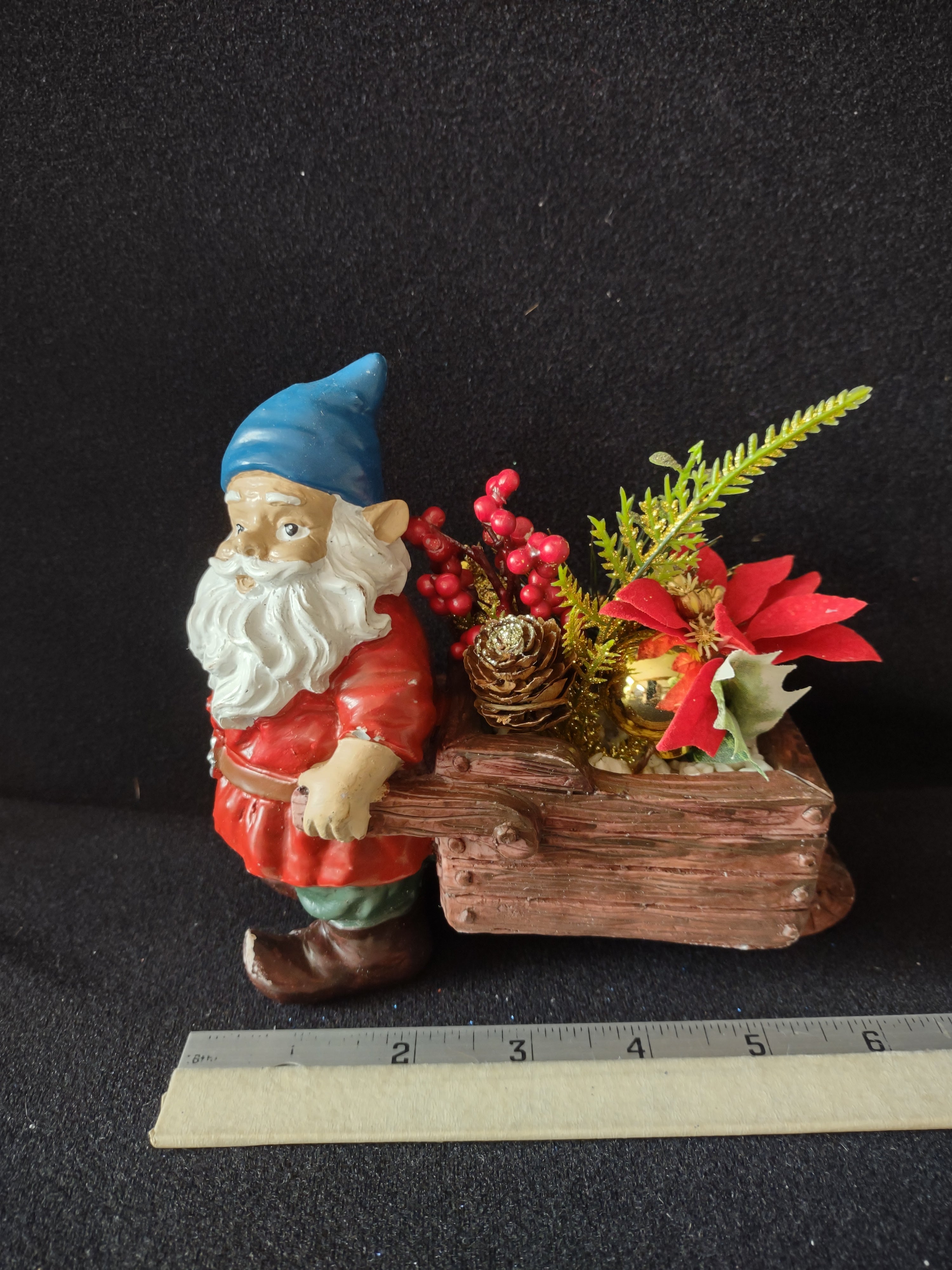 Vintage 5" Christmas Gnomes Wheelbarrow Poinsettia Berries (Lot 4767)