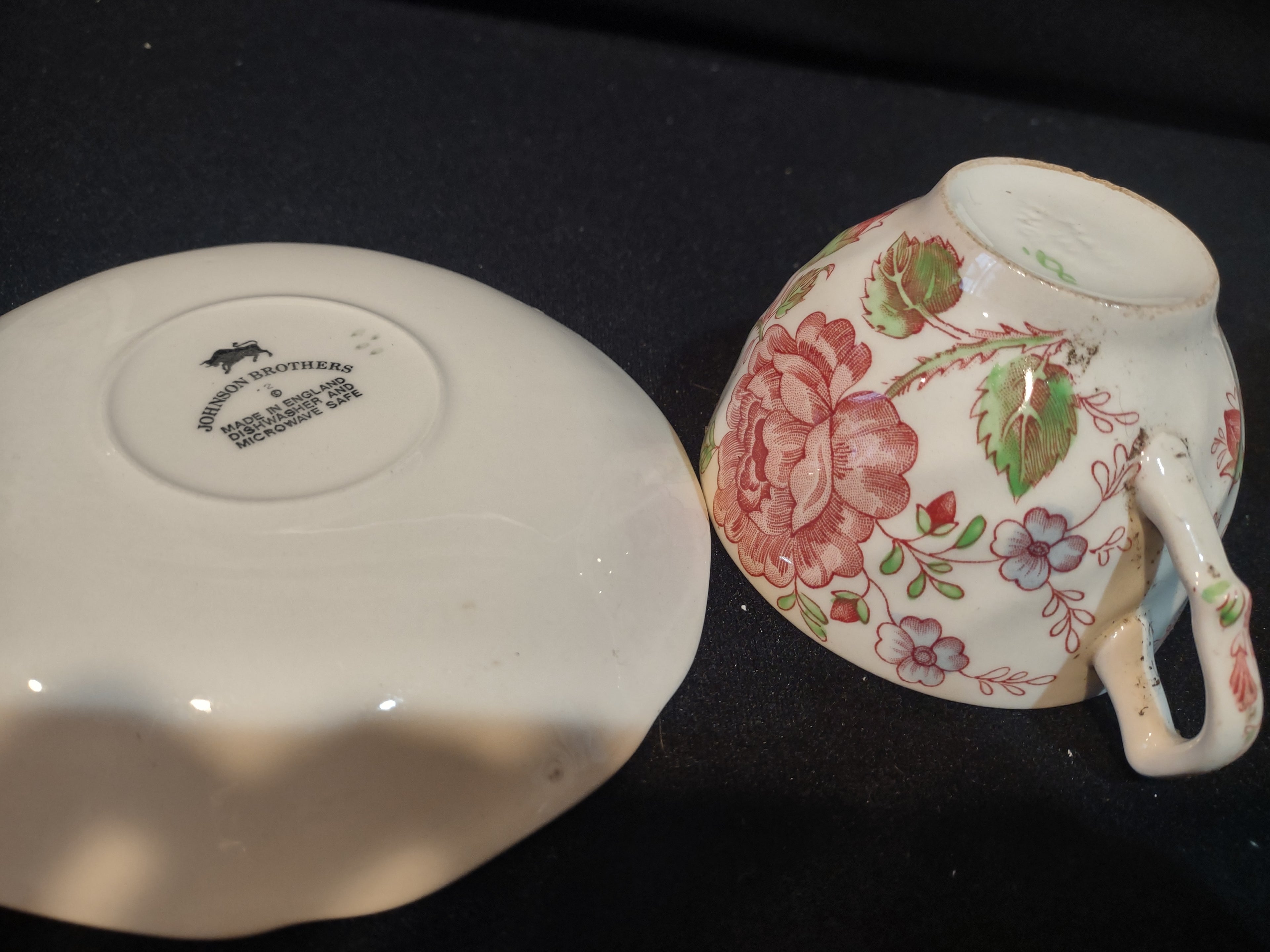 Vintage Teacup and Saucer x 2 Rose Chintz Johnson Brothers England (lot 5695)