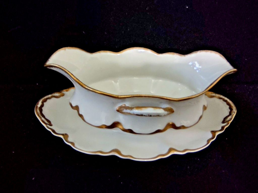 Haviland Limoges Gravy Boat Plate Attached Gold Trim (lot 306)