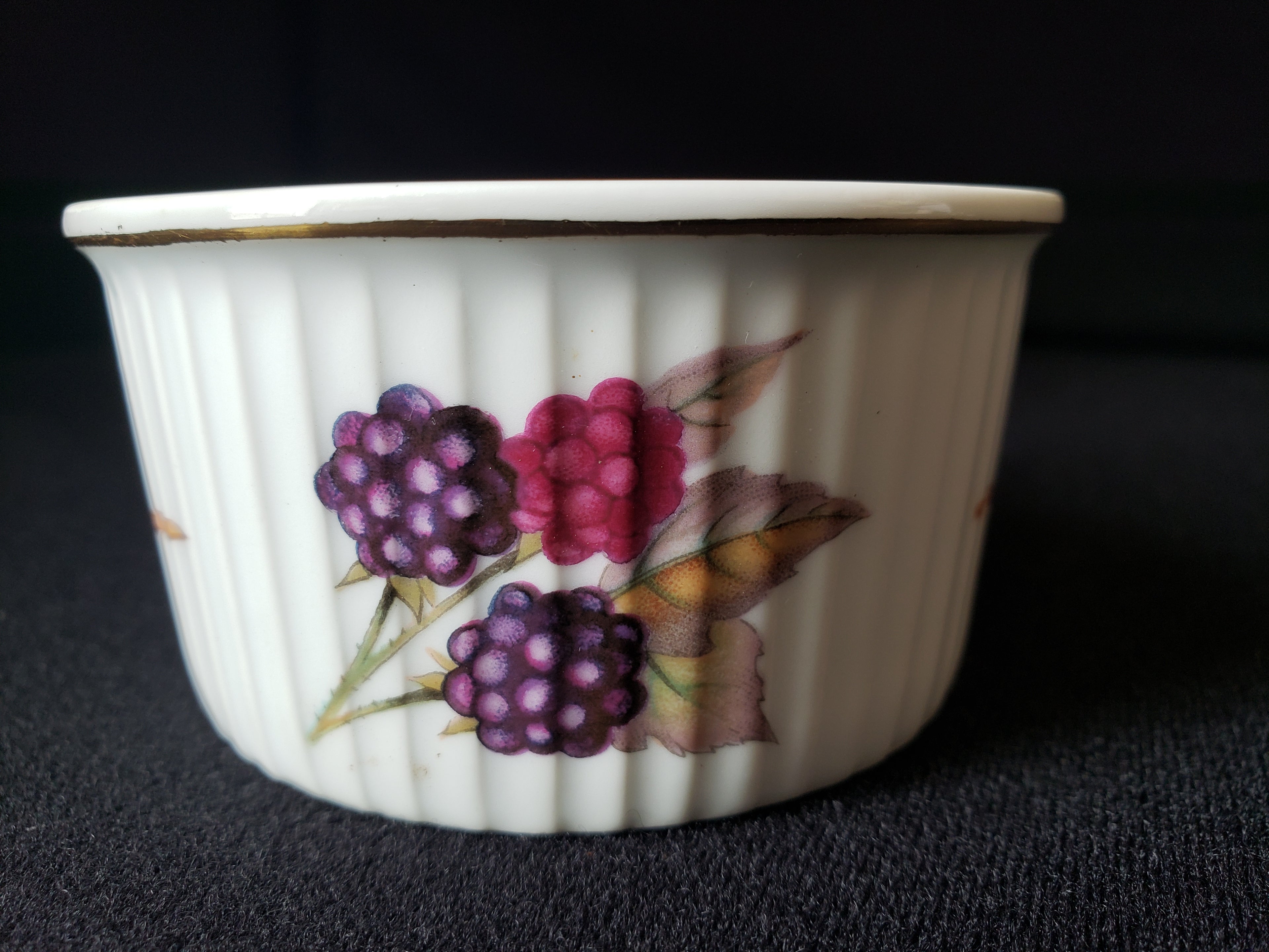 Vintage Royal Worcester Evesham Quiche Souffle Baking Porcelain Dish (lot 2060)