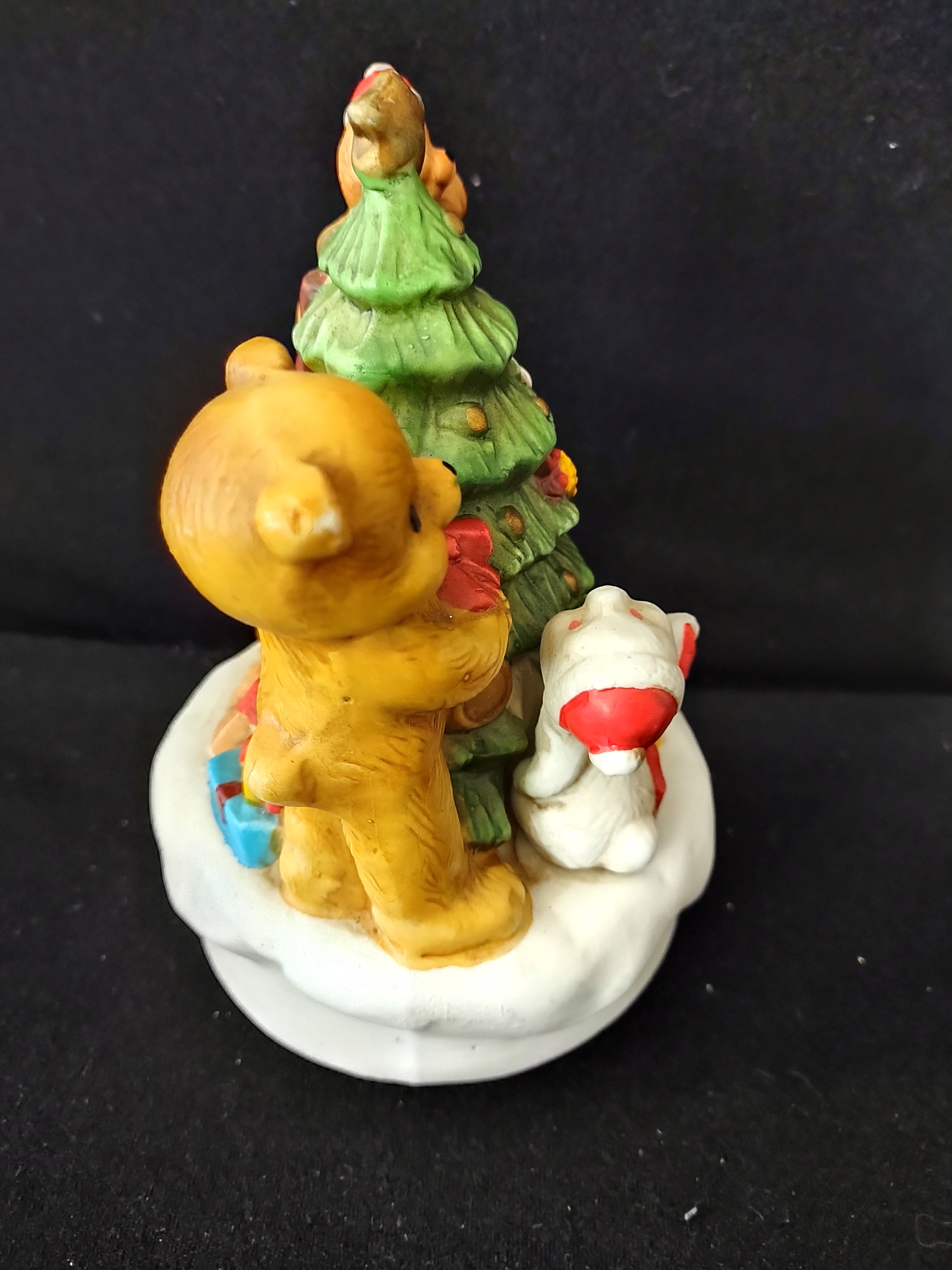 Vintage Tree Forest Animals Music Box Dreaming Of A White Christmas (Lot 3899)