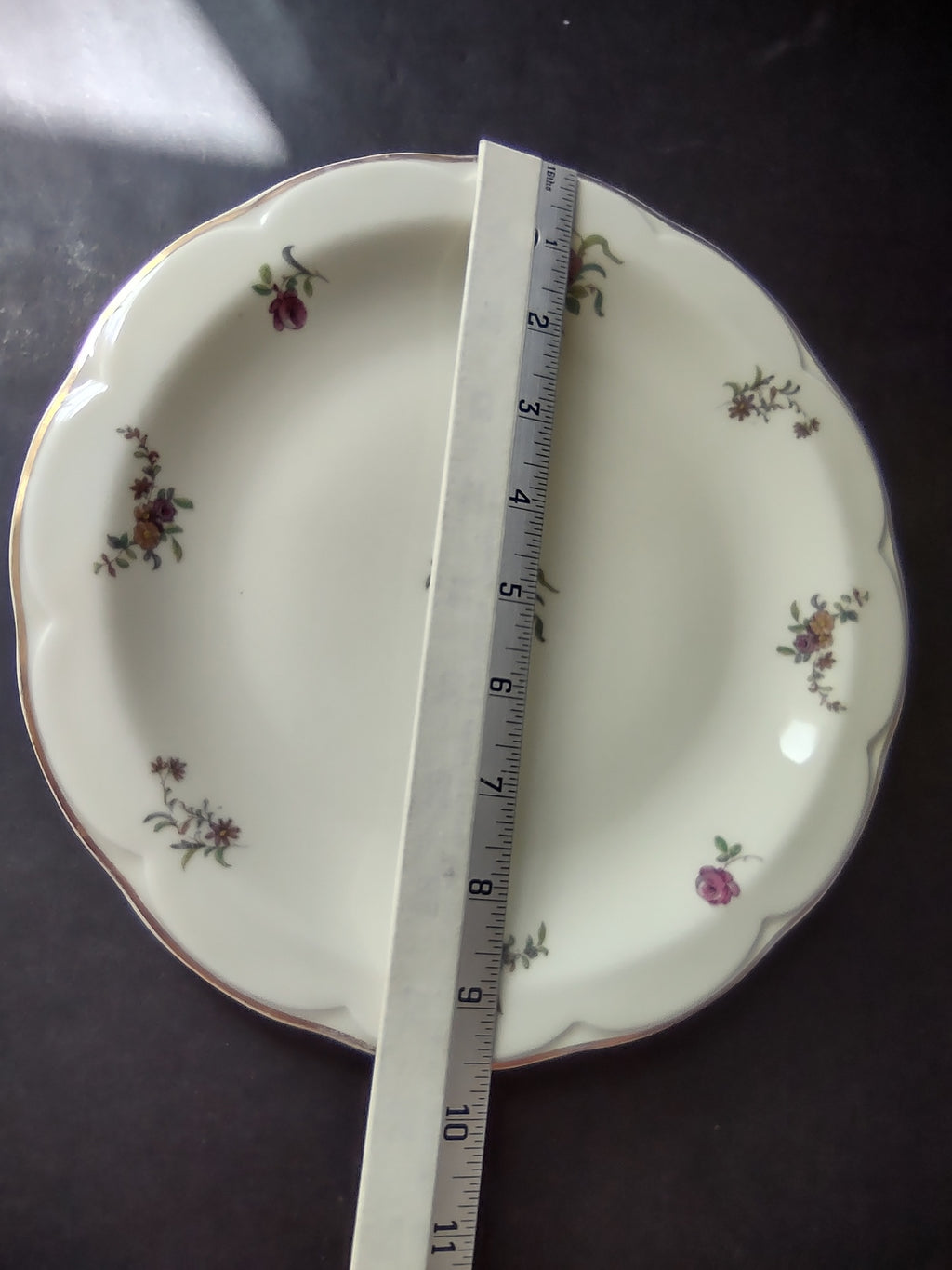 Haviland Limoges Dinner Plate Peony Flower Cream Color (lot 926)