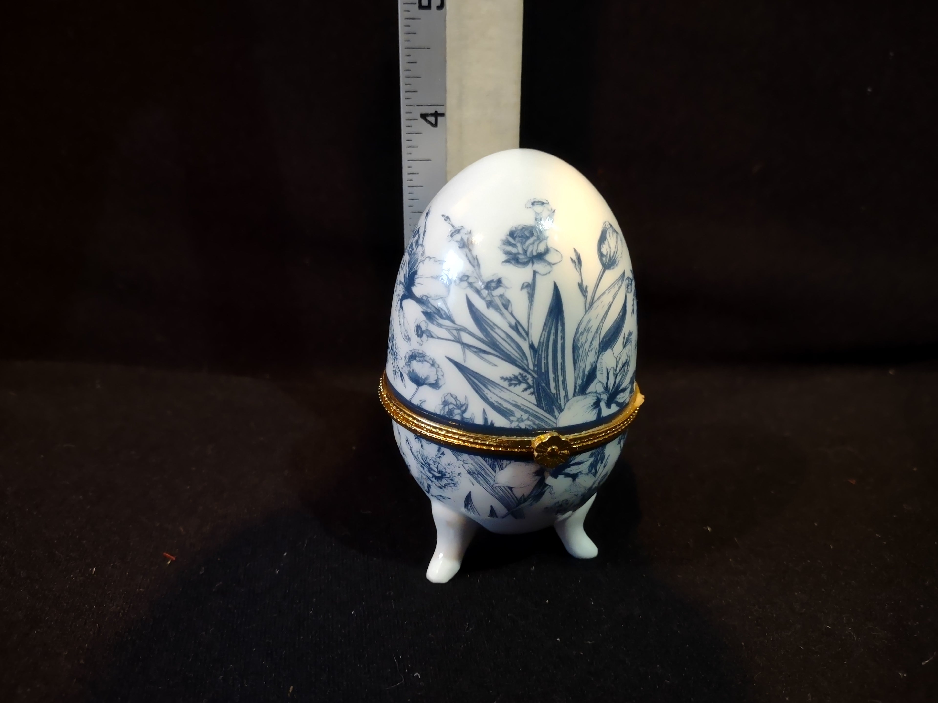 Vintage Porcelain White Blue Egg Trinket Box 3-1/2" Tall (lot 3468)
