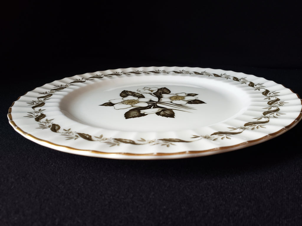 Vintage Royal Worcester Engadine Dinner Plate 10-1/2" (lot 2130)