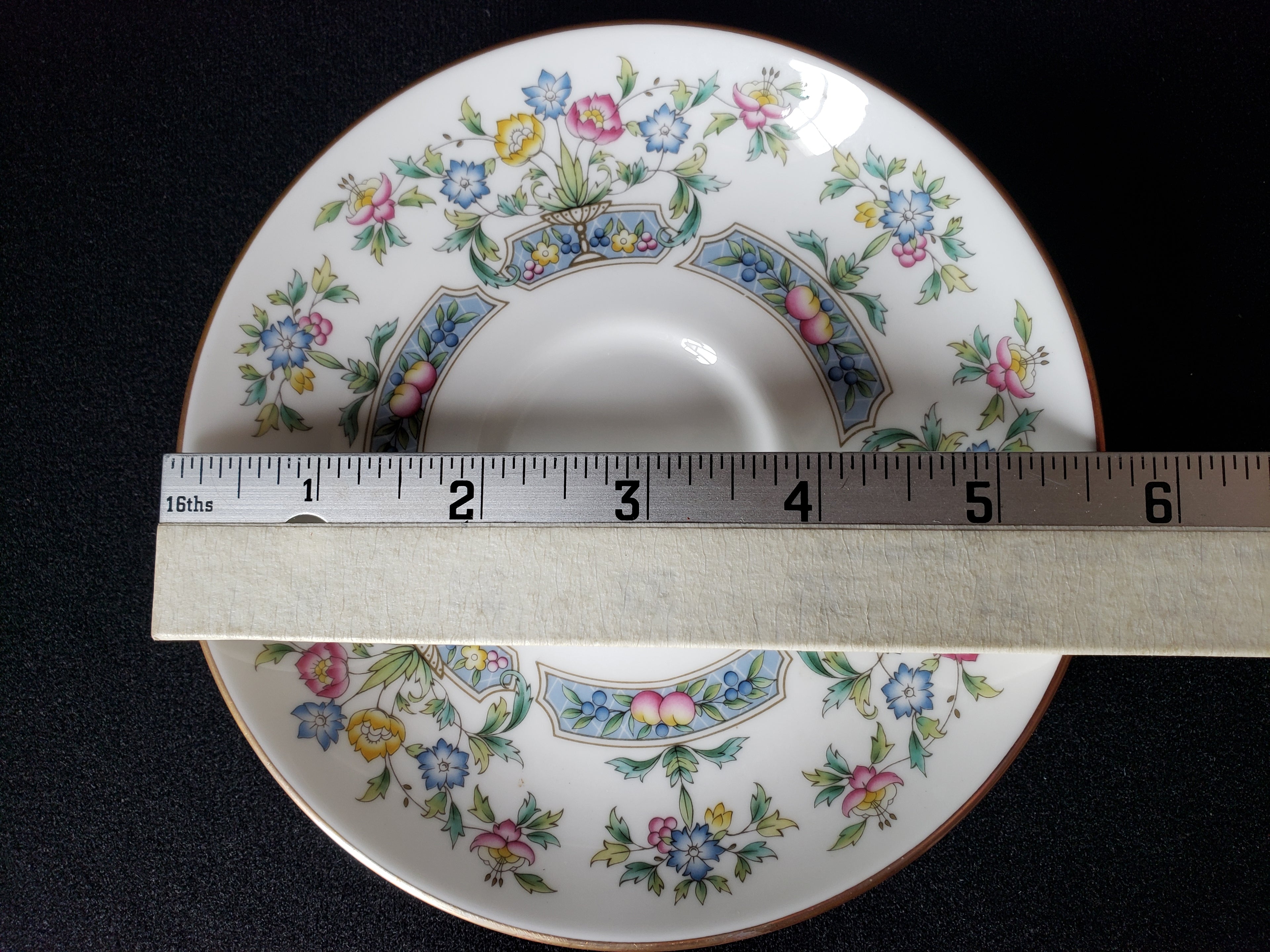 Vintage Royal Worcester Mayfield Saucer ONLY (lot 2084)