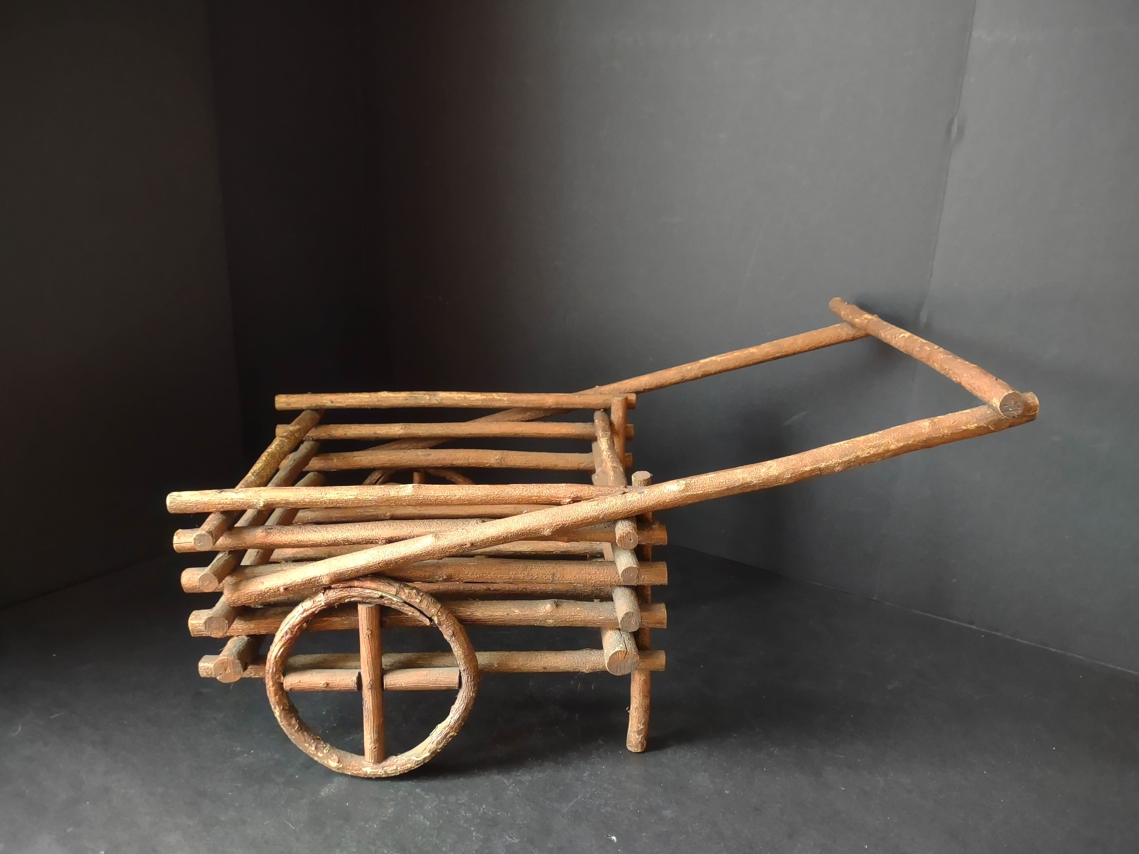 Vintage Rustic Primitive Wood Wheelbarrow Planter 19x9 (lot 5016)