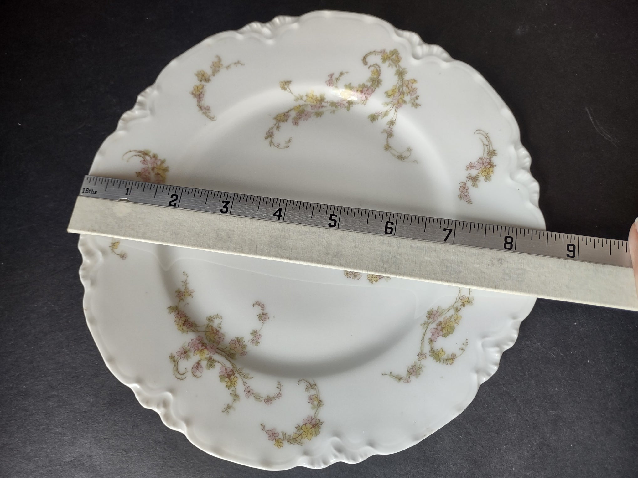 Haviland Limoges 7 x Luncheon Salad Plate Scalloped Edge Flowers (lot 829)