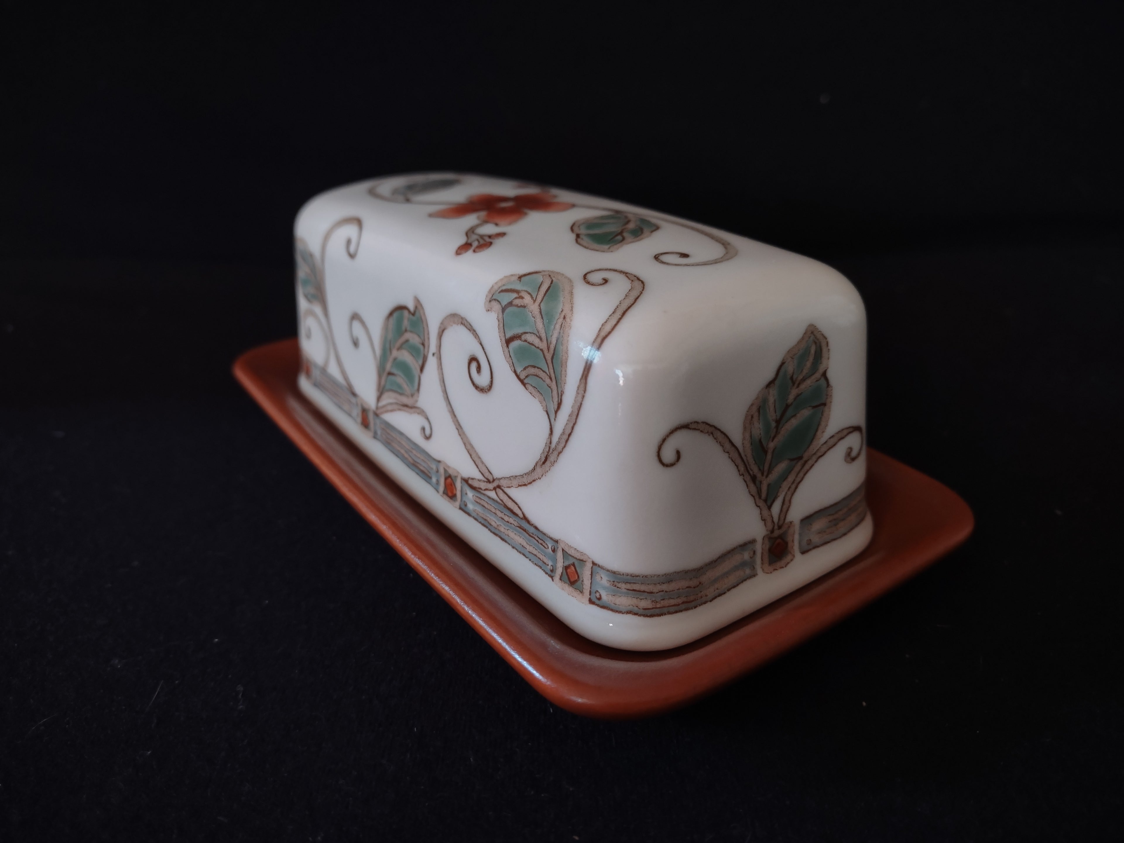 Vintage Pfaltzgraff USA Butter Dish Mission Flower (lot 5272)