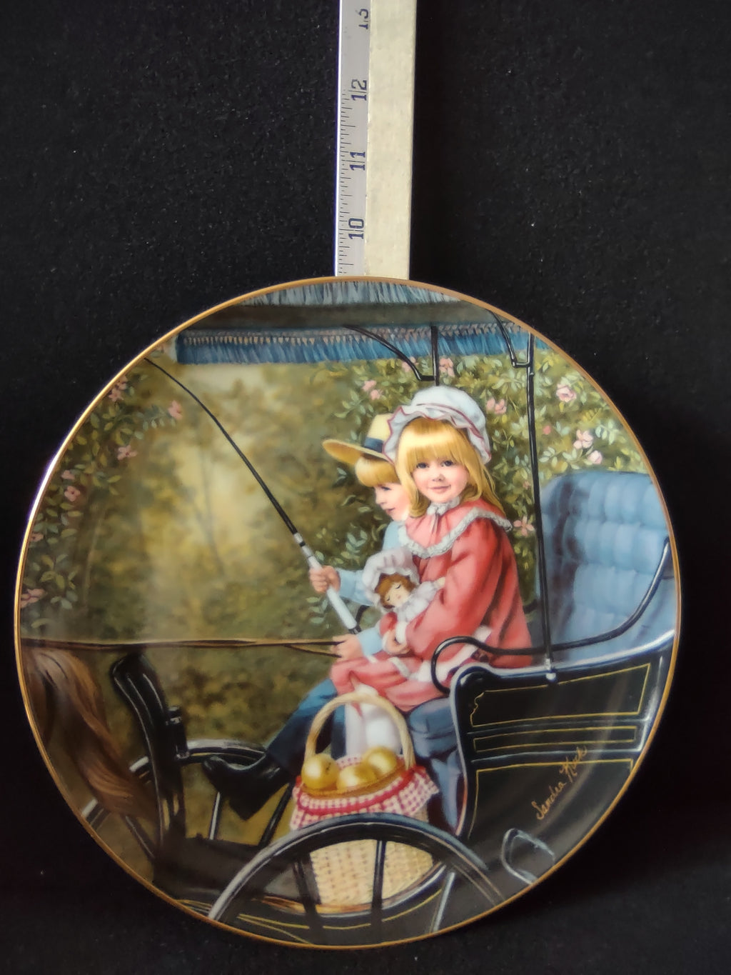 Vintage Days Gone By Collector Plate 8th Issue The Surrey Ride (Lot 5190)