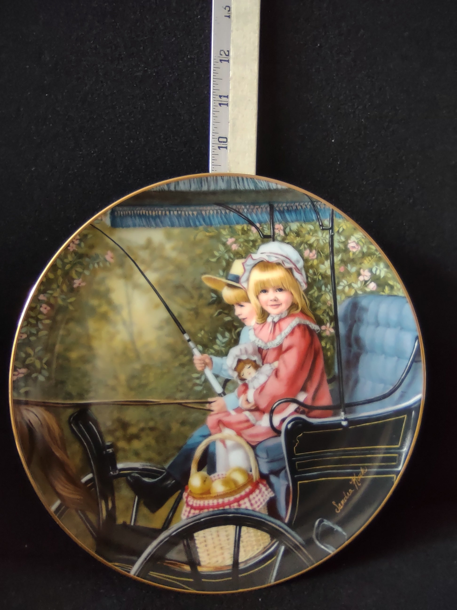 Vintage Days Gone By Collector Plate 8th Issue The Surrey Ride (Lot 5190)