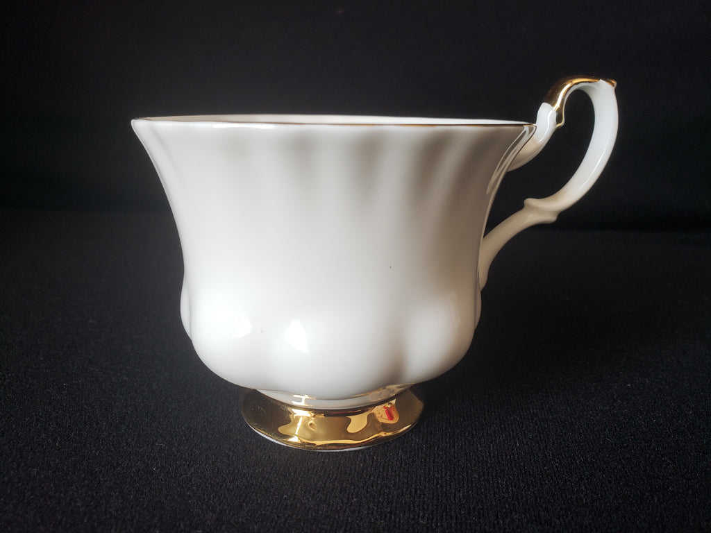 Vintage Royal Albert Bone China Val D'Or Tea Cup ONLY (lot 2022)
