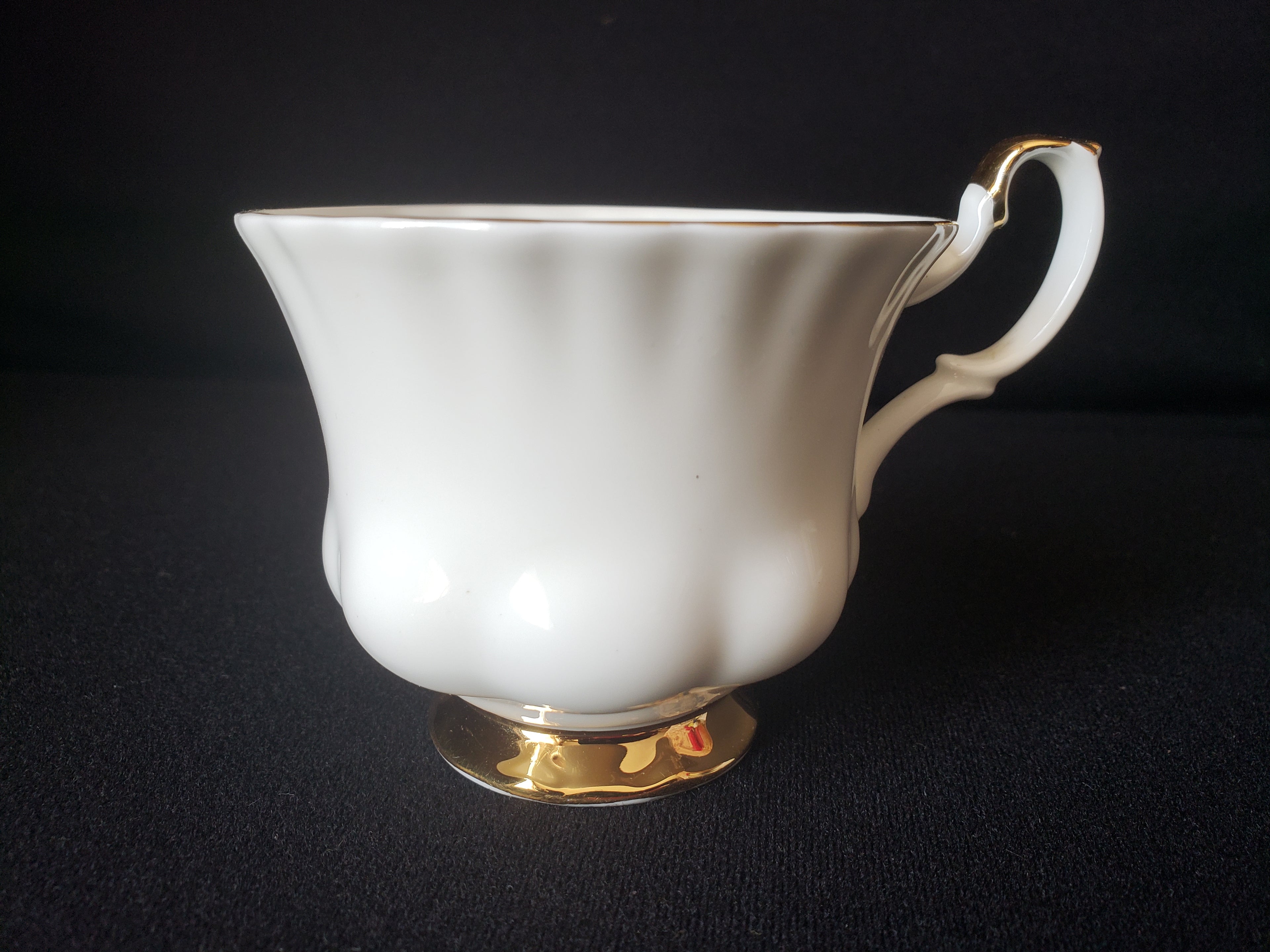 Vintage Royal Albert Bone China Val D'Or Tea Cup ONLY (lot 2022)