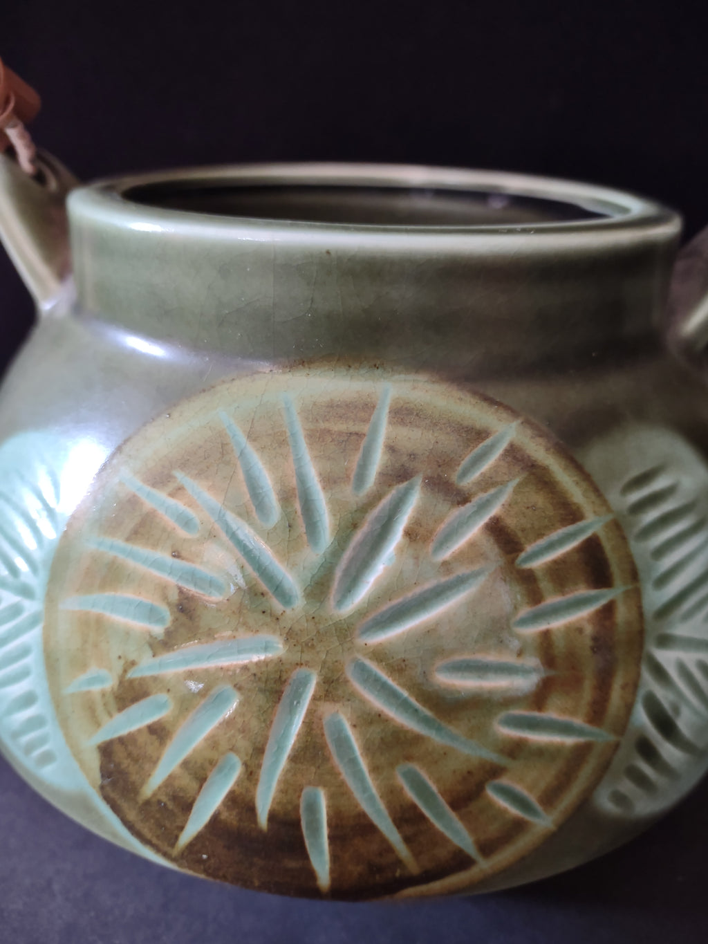 Vintage Stoneware Green Teapot Lily Pad Bamboo Handle (Lot 5319)