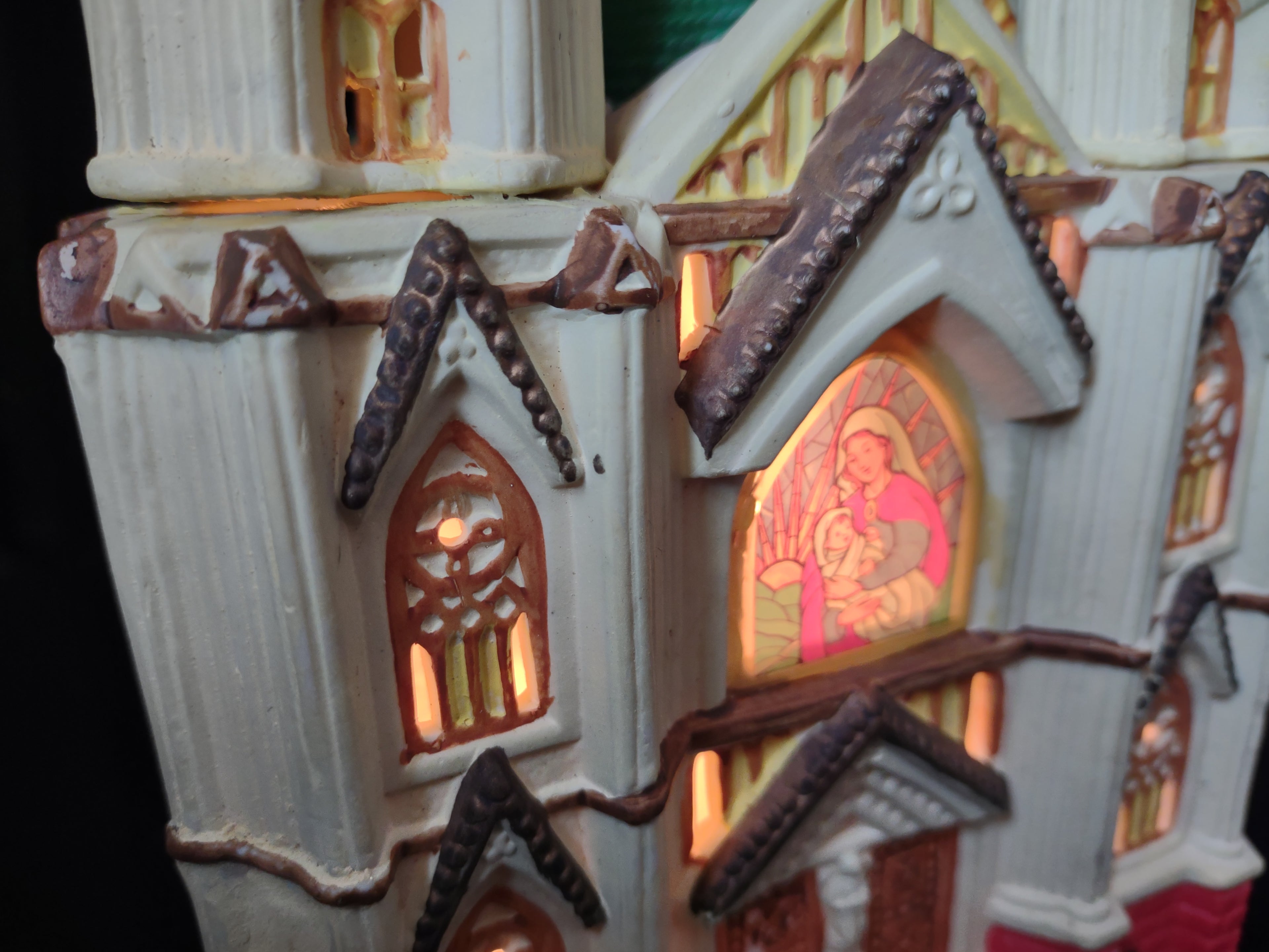 Noma 1997 Porcelain Light Up Church (lot 1733)