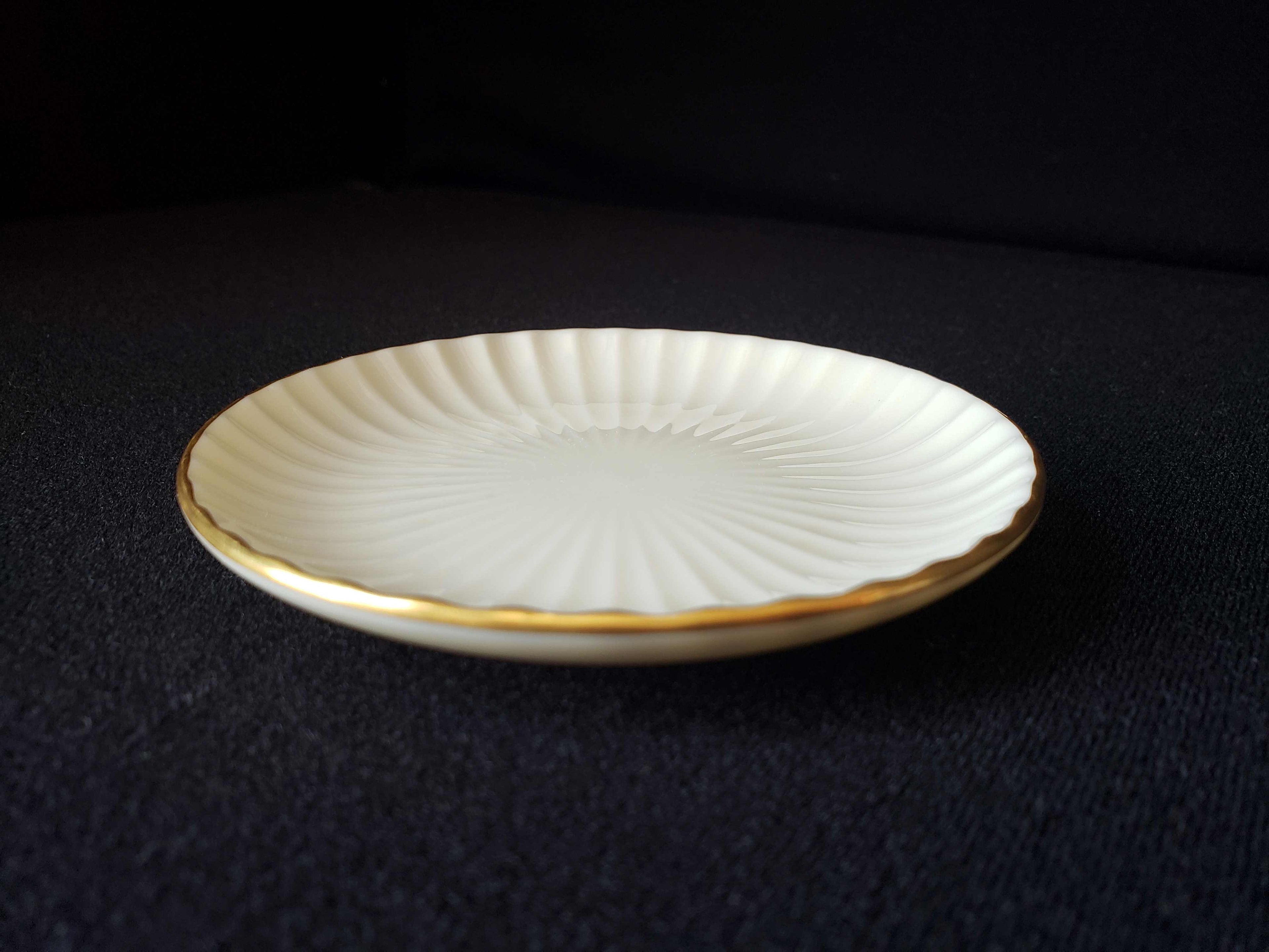 Vintage Lenox Coaster Gold Trim 4" (lot 1945)