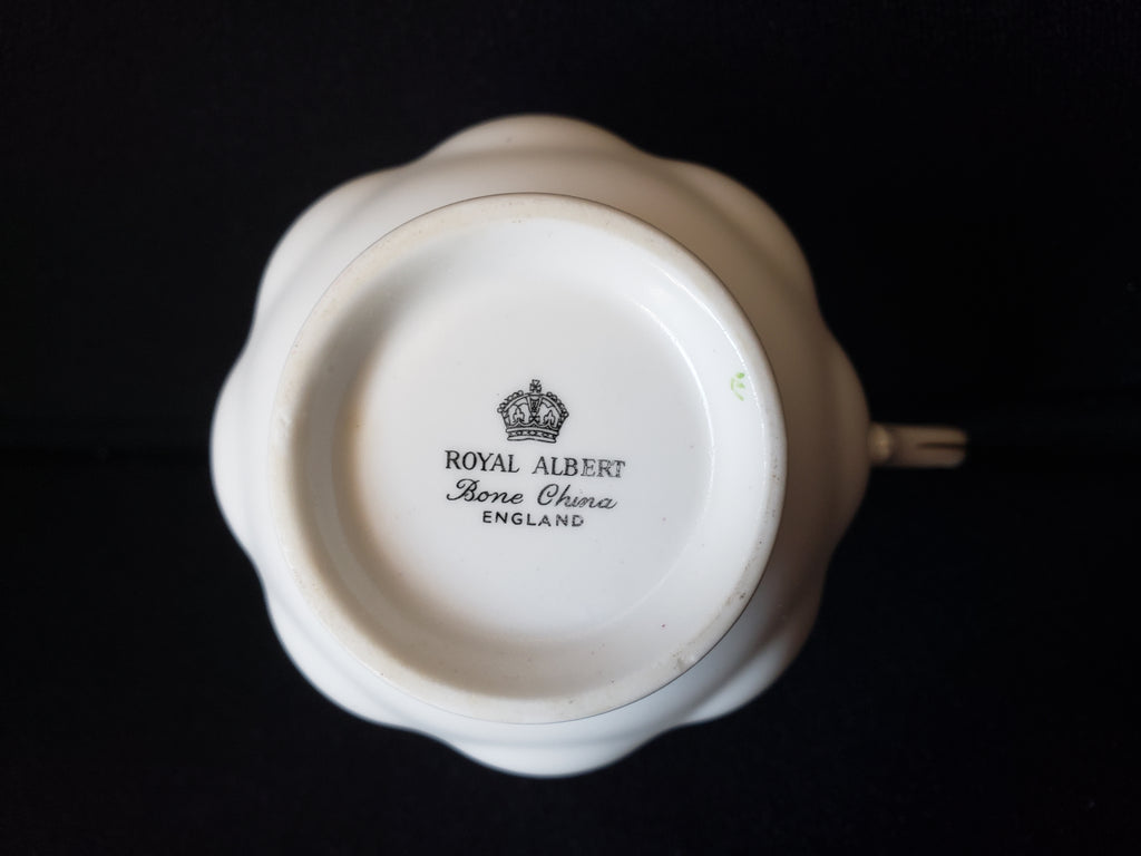 Vintage Royal Albert Rose Bouquet Saucer ONLY (lot 2034)