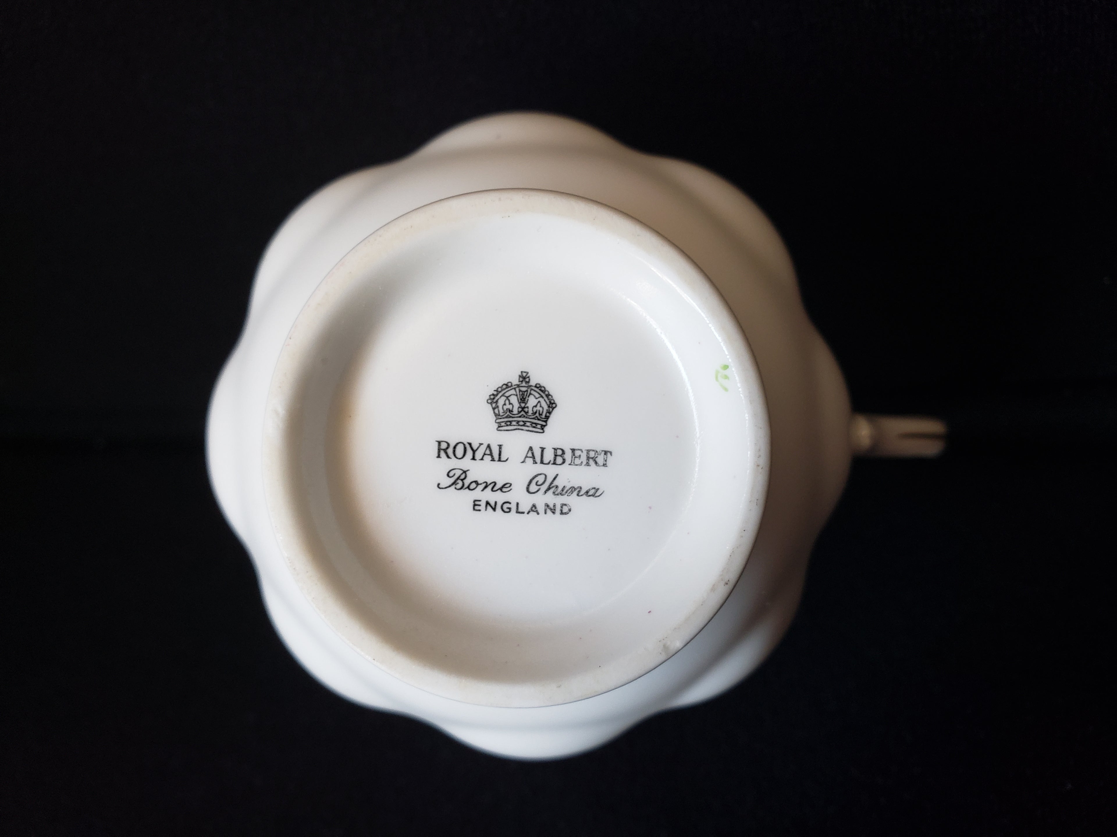 Vintage Royal Albert Rose Bouquet Saucer ONLY (lot 2034)