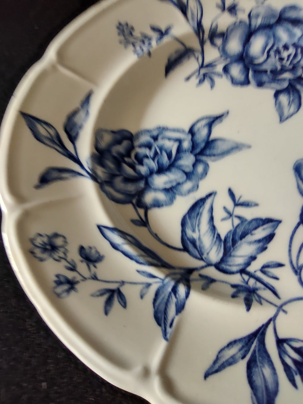 Vintage Johnson Bros Small Plate Windsor Ware Warwick Blue White x 3 (lot 5658)