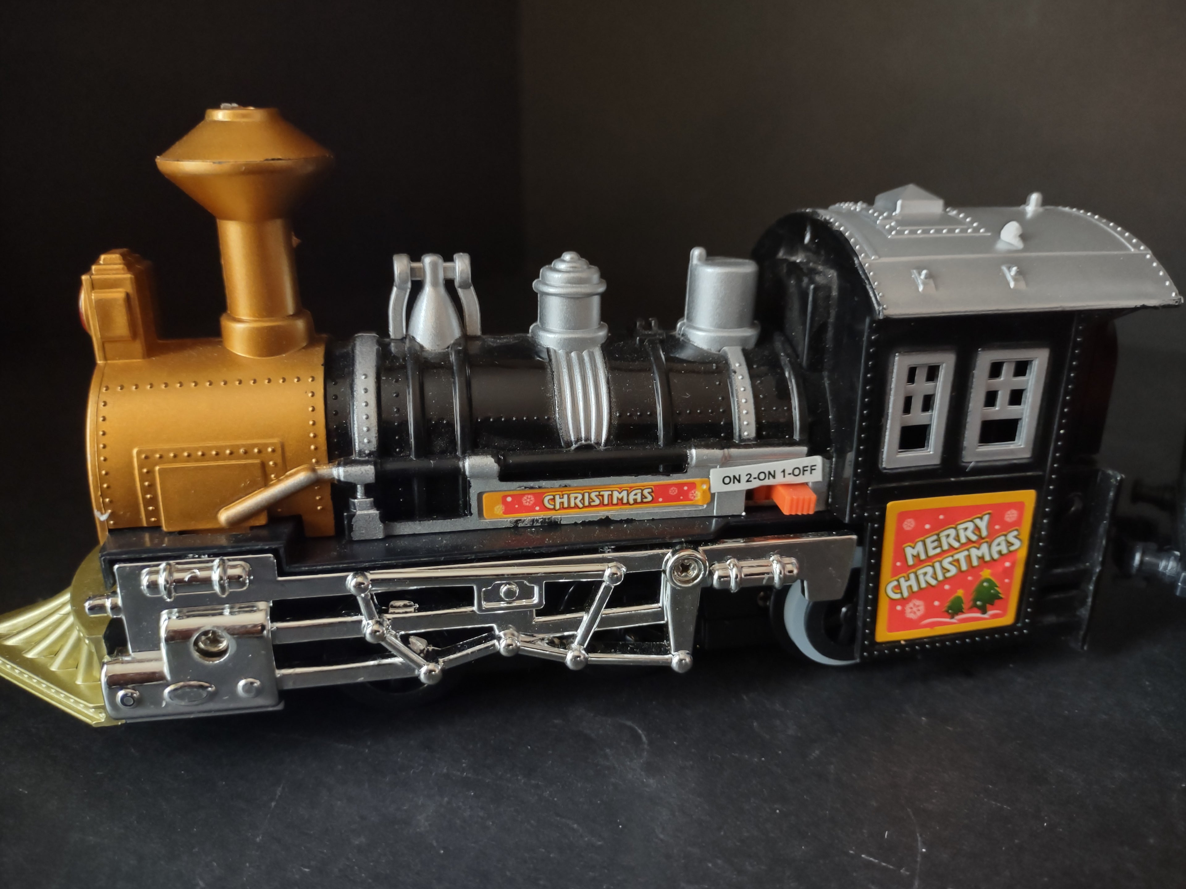 Christmas 3 Wagon Train Round Track (lot 1377)