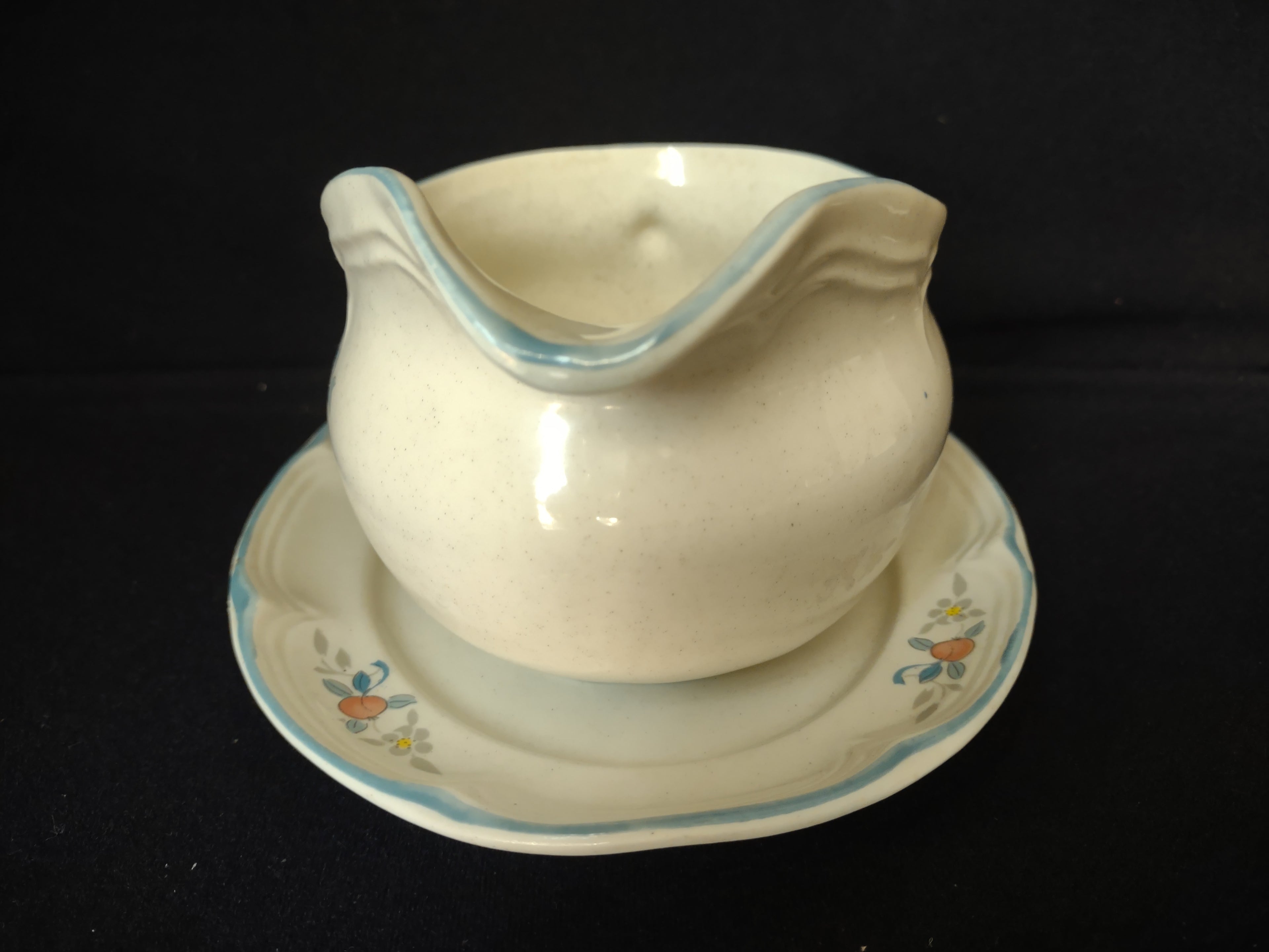 Vintage Marmalade Gravy Boat Geese Duck Cherry Ribbon (lot 2844c)