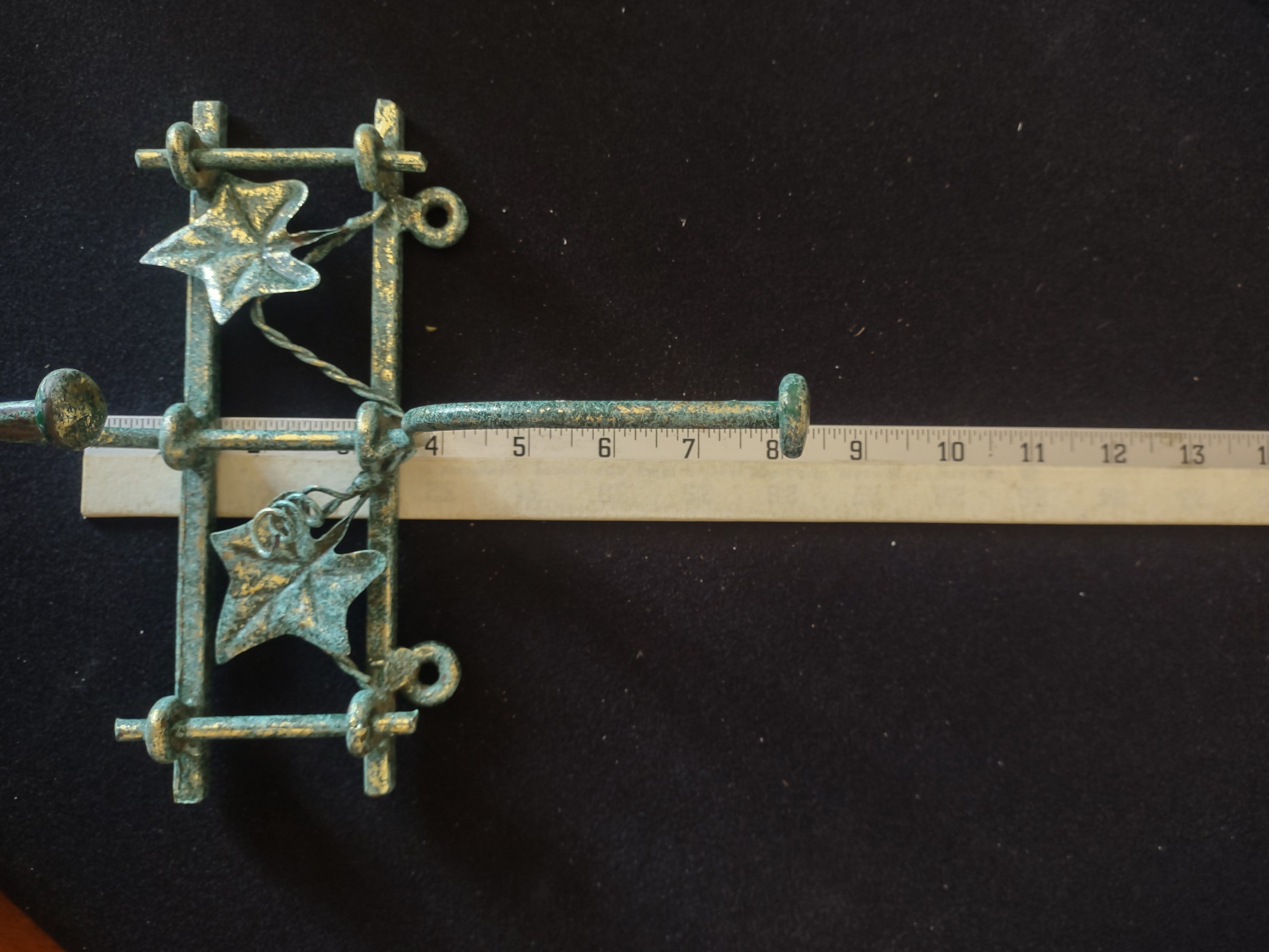 Distressed Wrought Iron Ivy Coat Hat Hanger (Lot 3423)