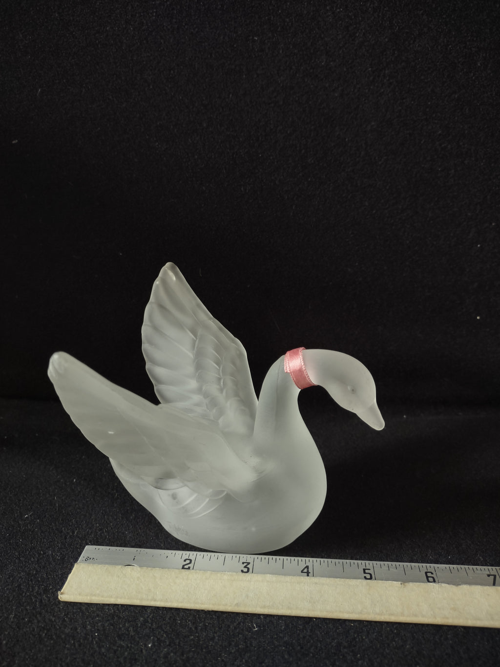 Vintage Frosted Crystal Graceful Swan Expanded Wings (Lot 5238)