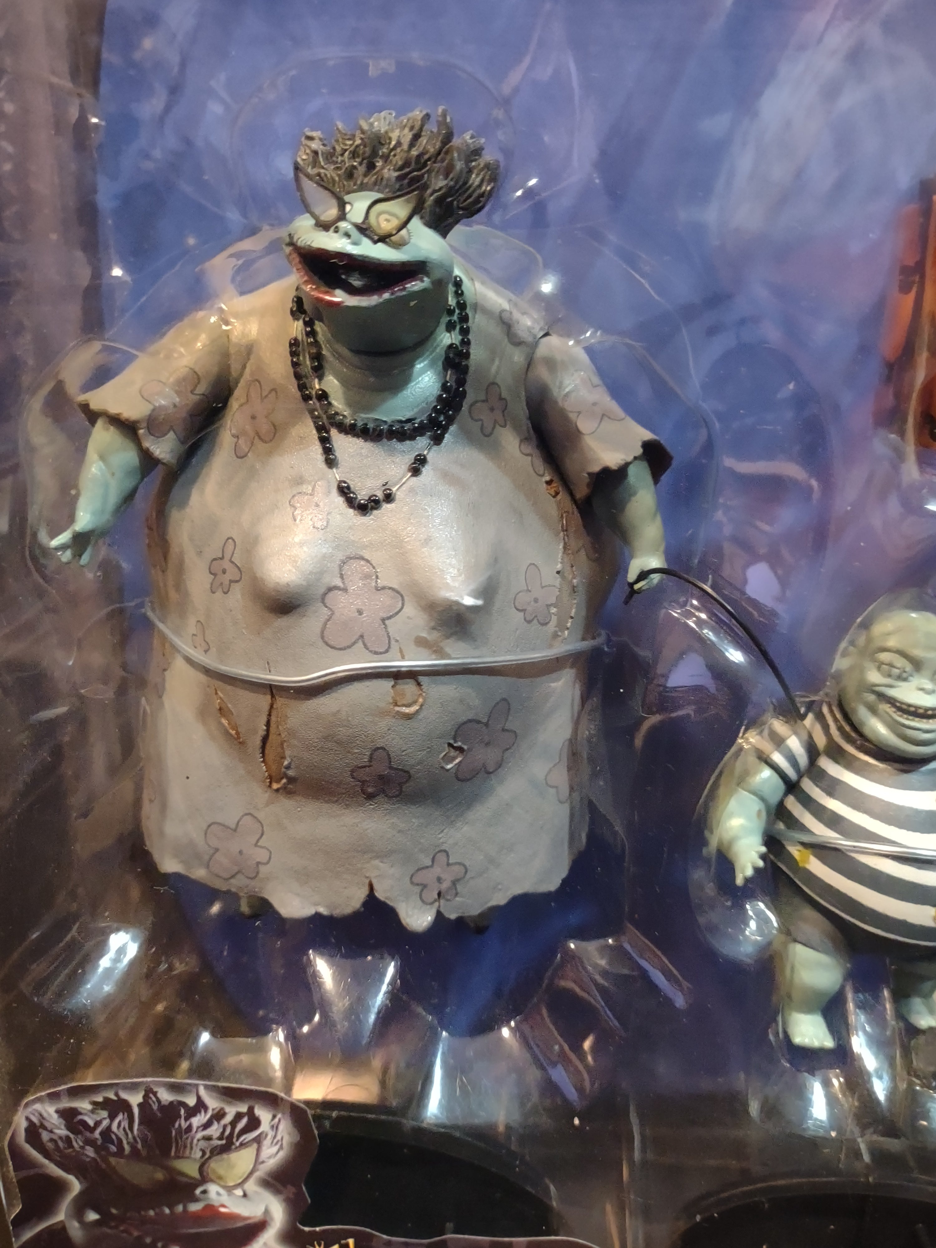 The Nightmare Before Christmas Corpse Family Leash Present Series 6 (lot 4583)