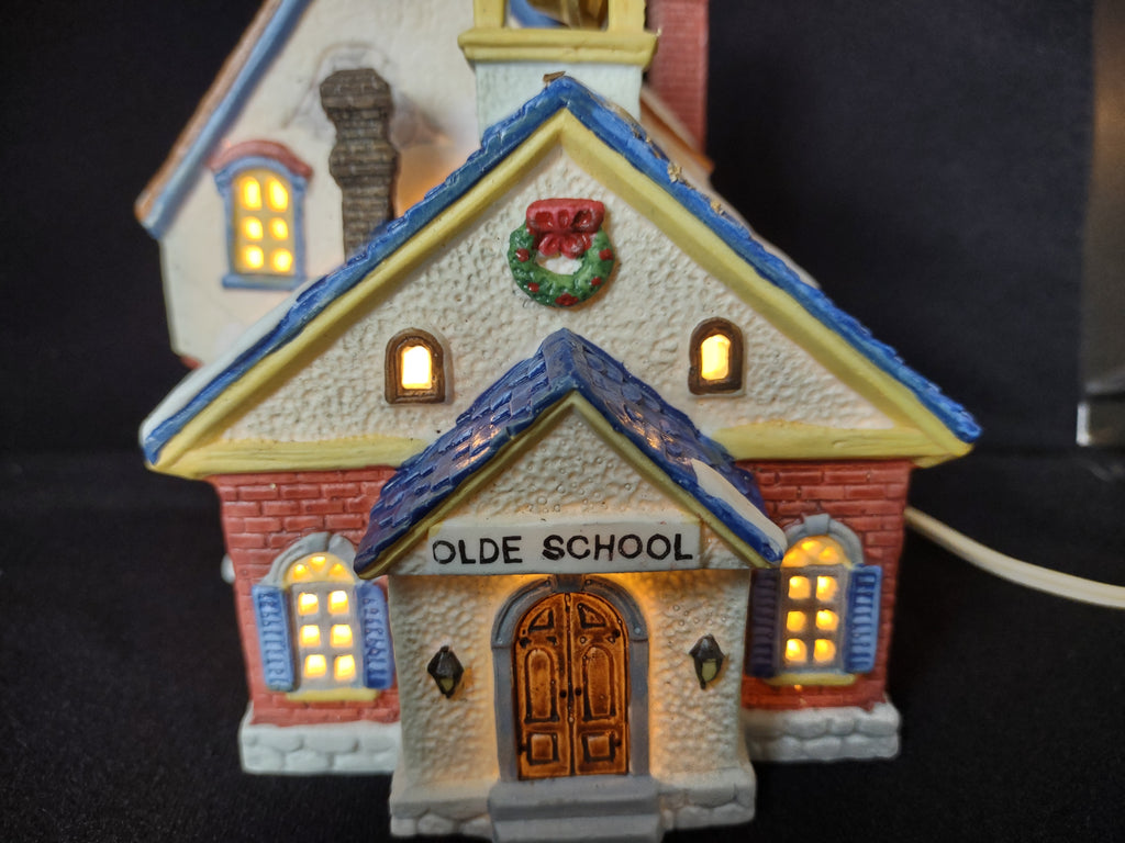 Vintage Lemax Olde School House Christmas Village Light Up (lot 2284)