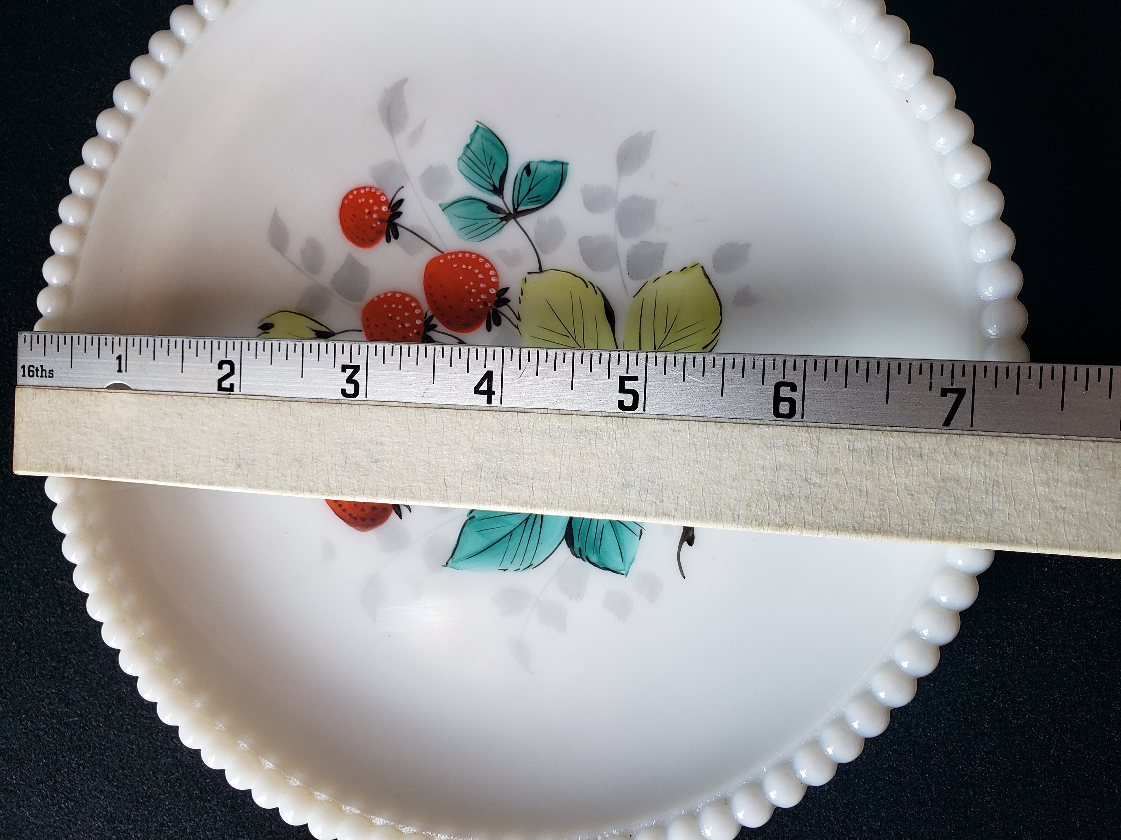 Vintage Westmoreland Strawberry Motif Milk Glass Dessert Plate (lot 2185)