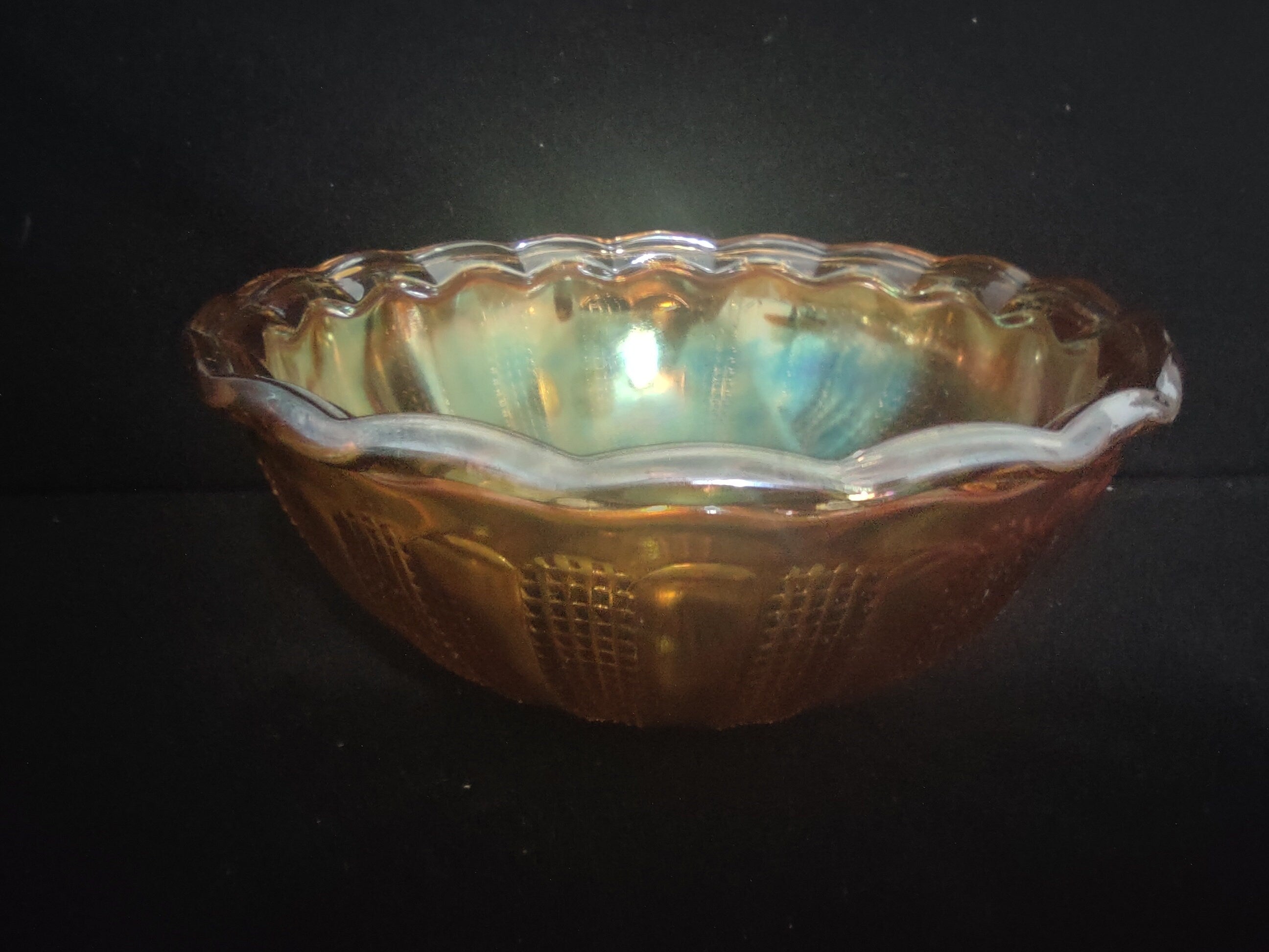Vintage Collectible Carnival Glass Orange Amber Marigold Bowl 7-3/4" (lot 139)