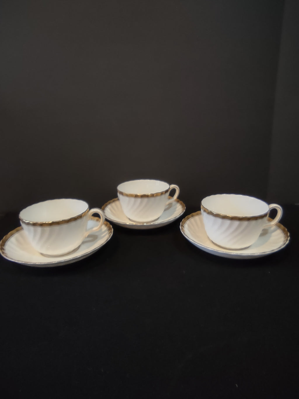 Vintage Minton Gold Rose Tea Cup Saucer Bone China Gold Trim x 3 (Lot 5430)